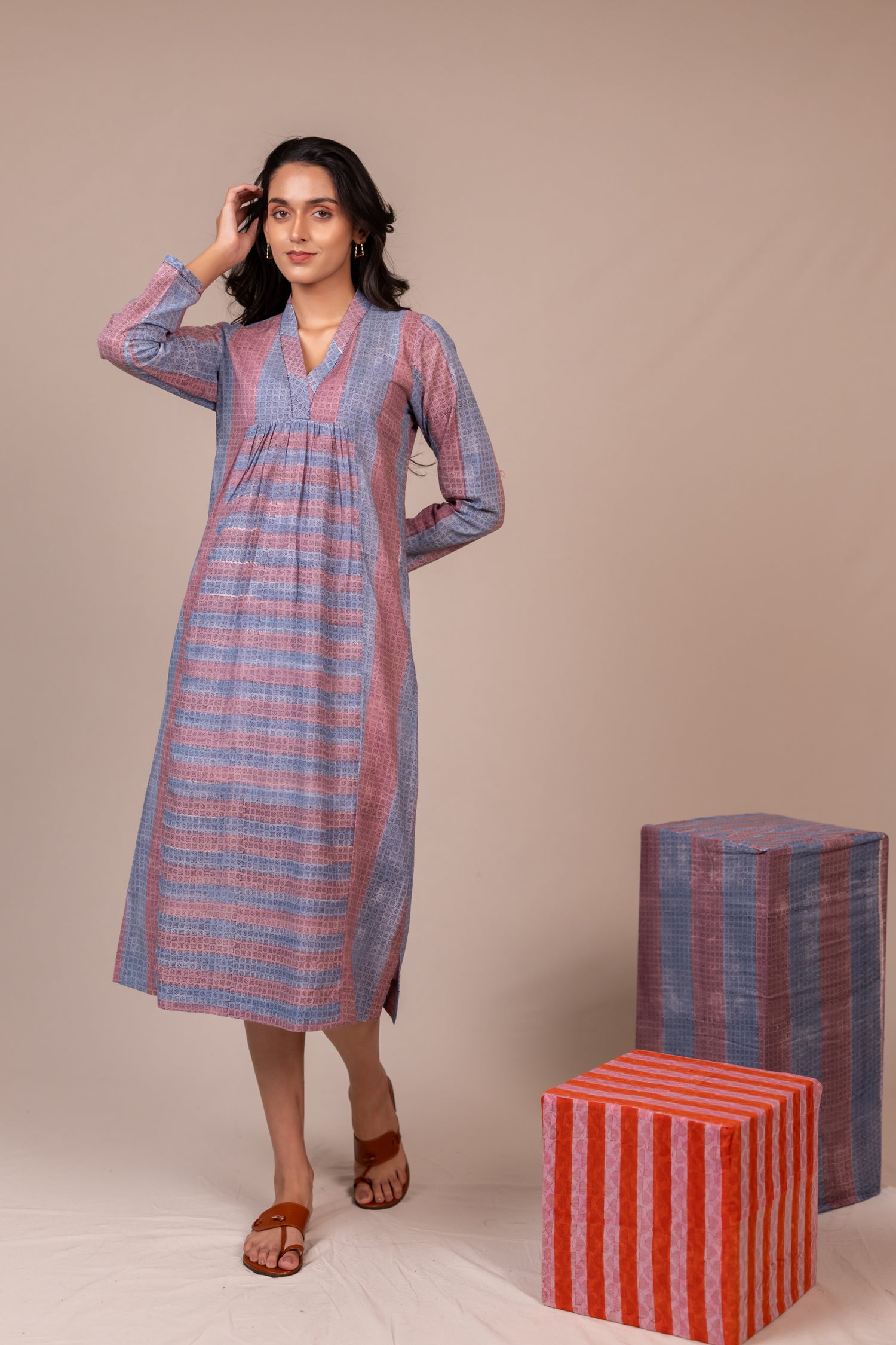 Light Lavender Block Printed Fine Cotton V-Neck Dress – Bel