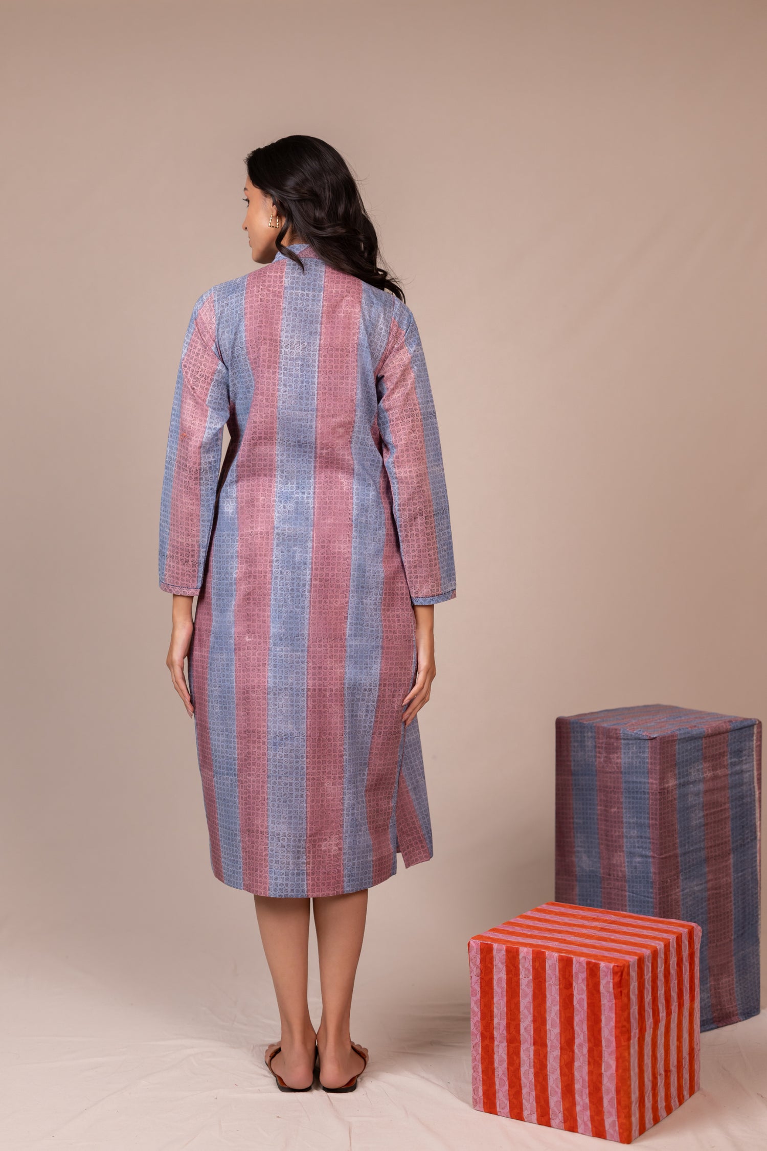Light Lavender Block Printed Fine Cotton V-Neck Dress – Bel