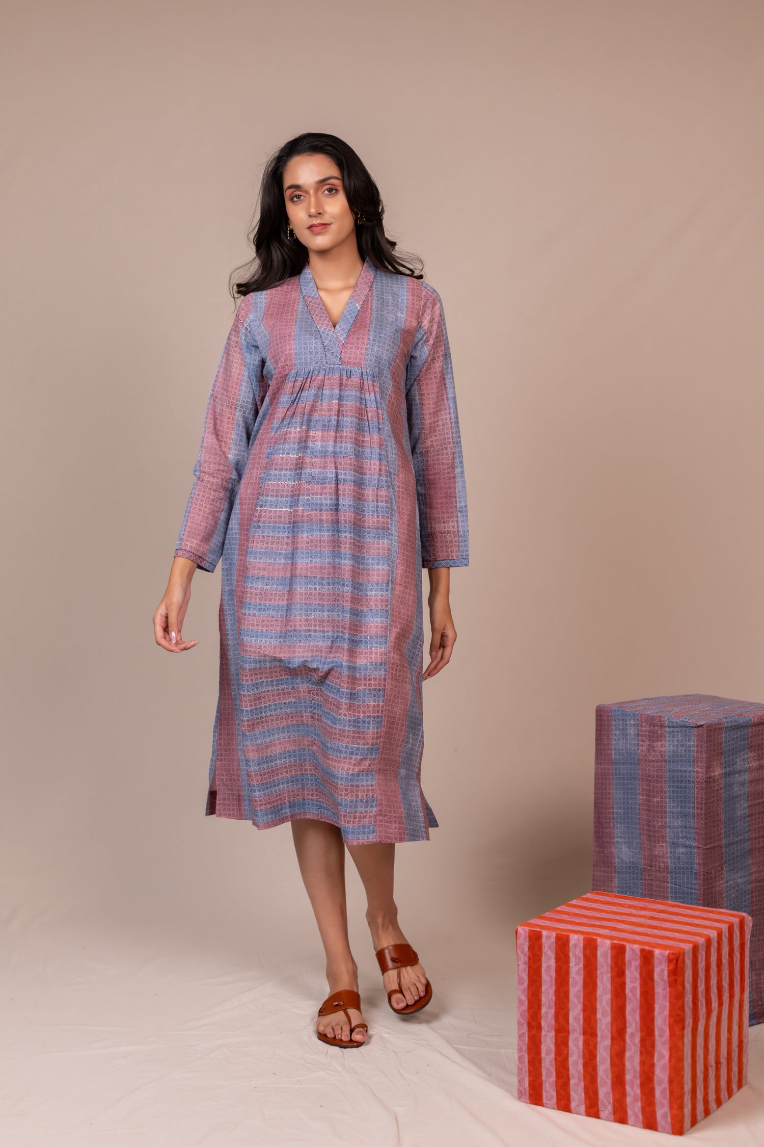 Light Lavender Block Printed Fine Cotton V-Neck Dress – Bel