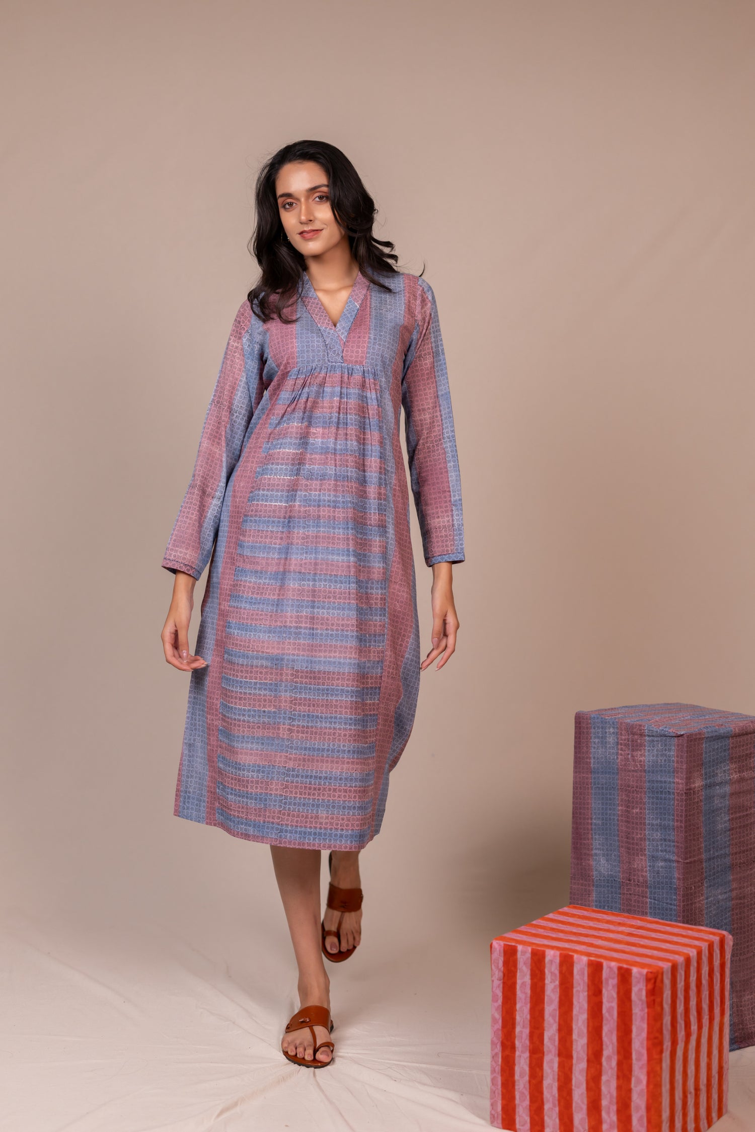 Light Lavender Block Printed Fine Cotton V-Neck Dress – Bel