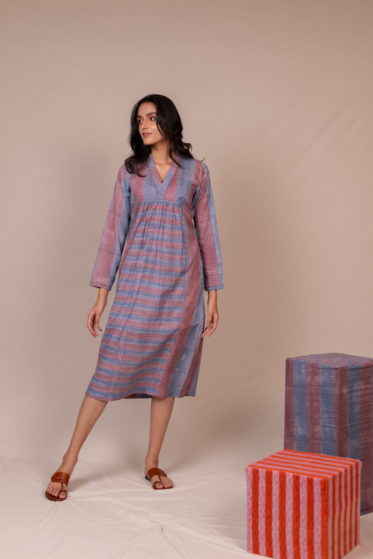 Light Lavender Block Printed Fine Cotton V-Neck Dress – Bel