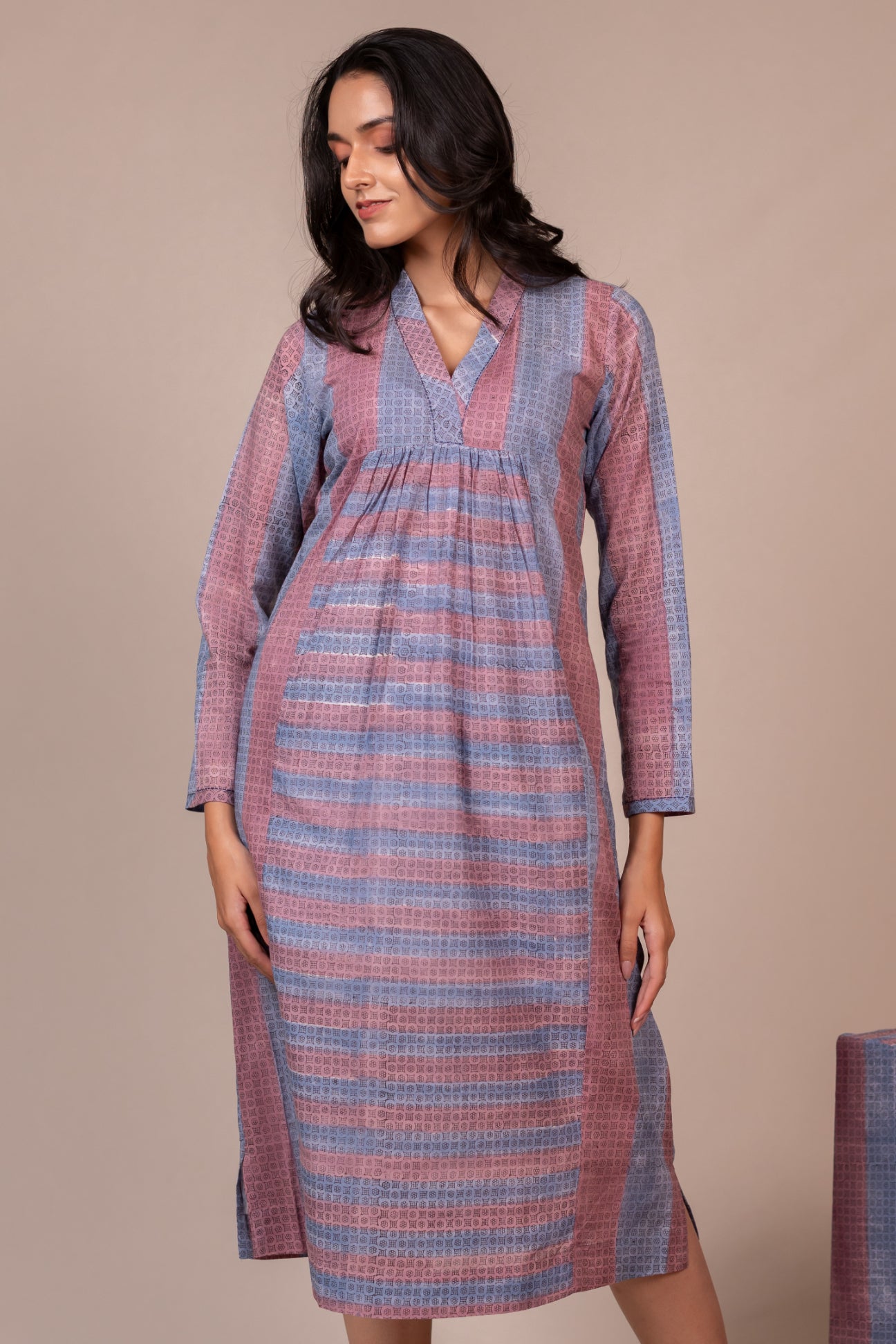 Light Lavender Block Printed Fine Cotton V-Neck Dress – Bel