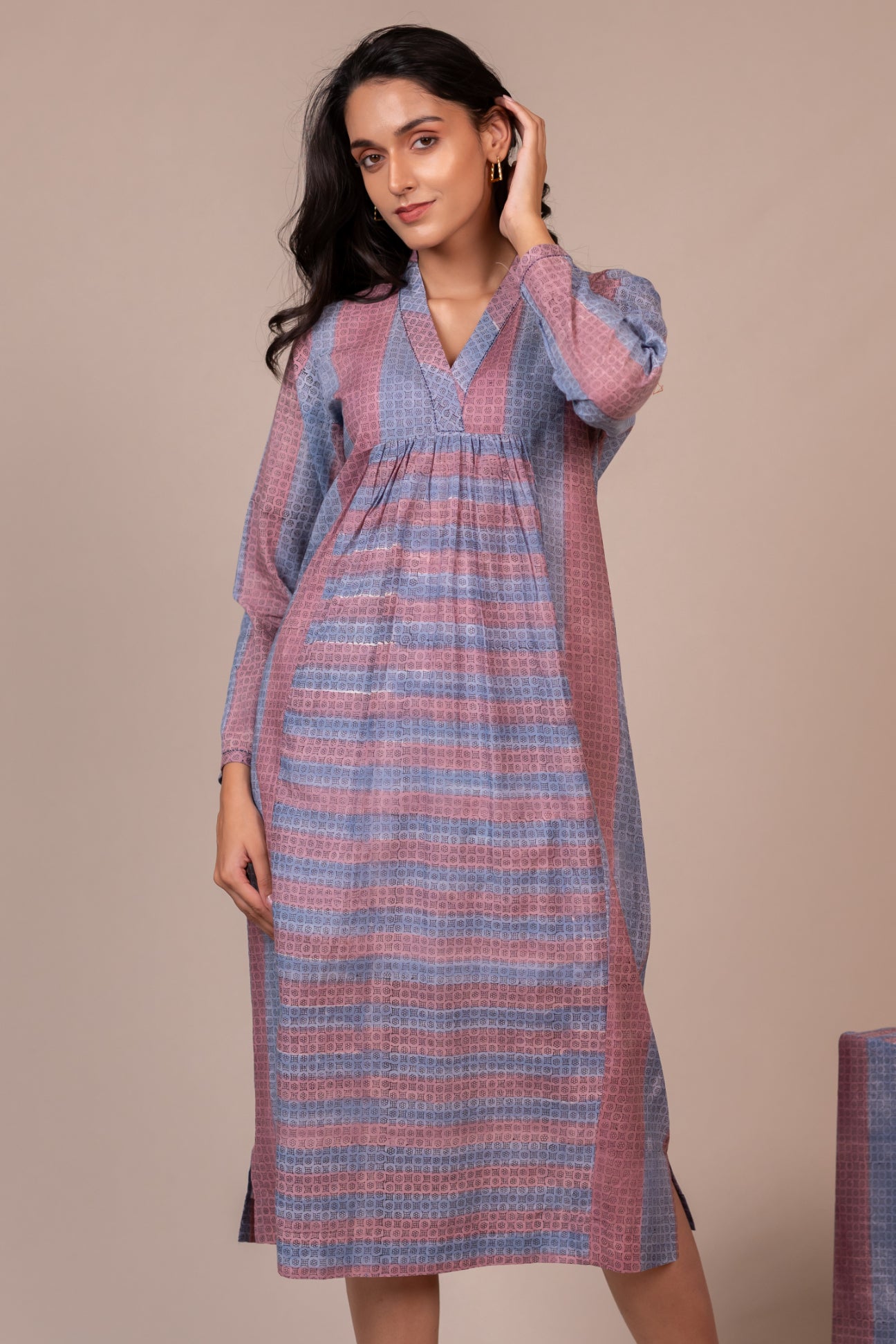 Light Lavender Block Printed Fine Cotton V-Neck Dress – Bel
