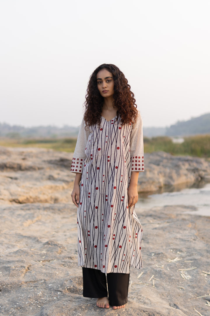 Bagh Dot & Circle Cotton Kurta with Leaf Neck – Tarang