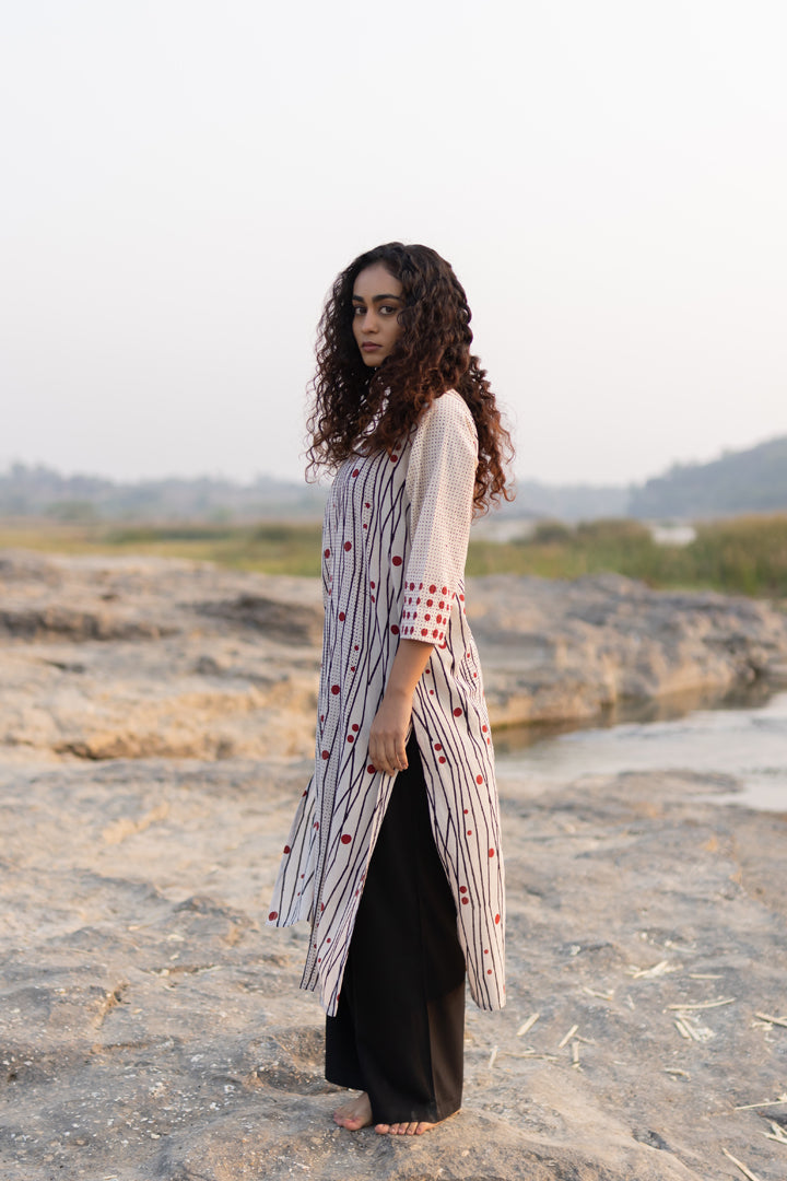 Bagh Dot & Circle Cotton Kurta with Leaf Neck – Tarang
