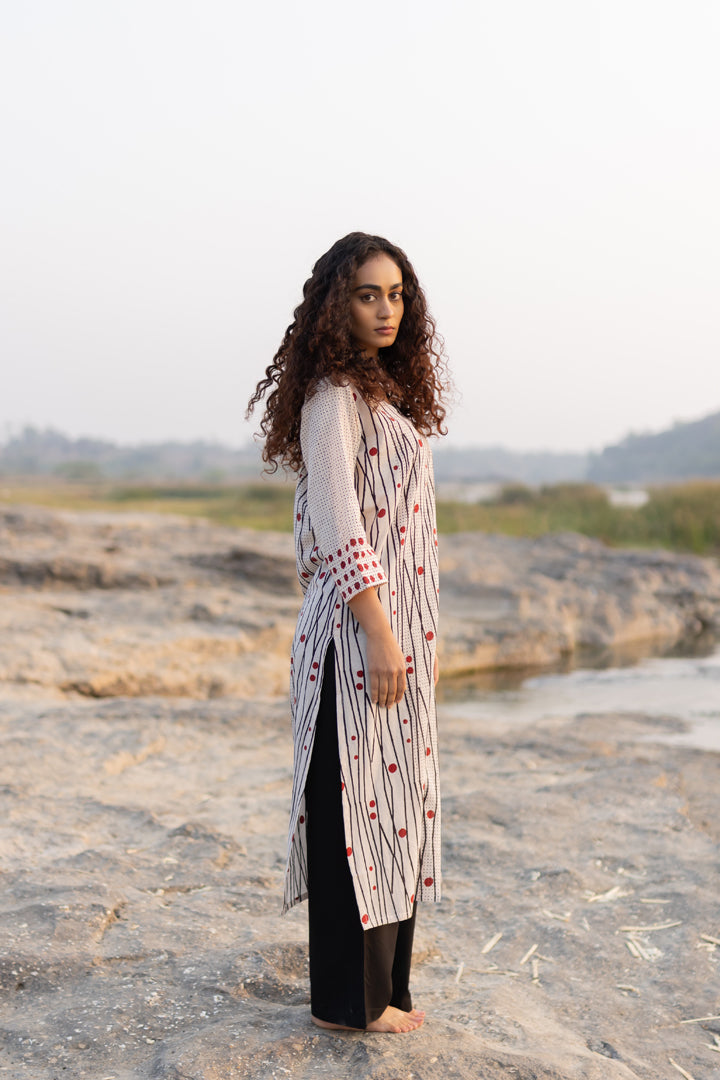 Bagh Dot & Circle Cotton Kurta with Leaf Neck – Tarang