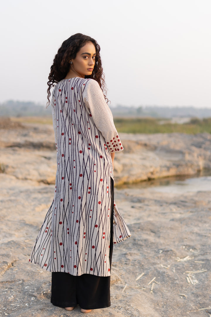 Bagh Dot & Circle Cotton Kurta with Leaf Neck – Tarang