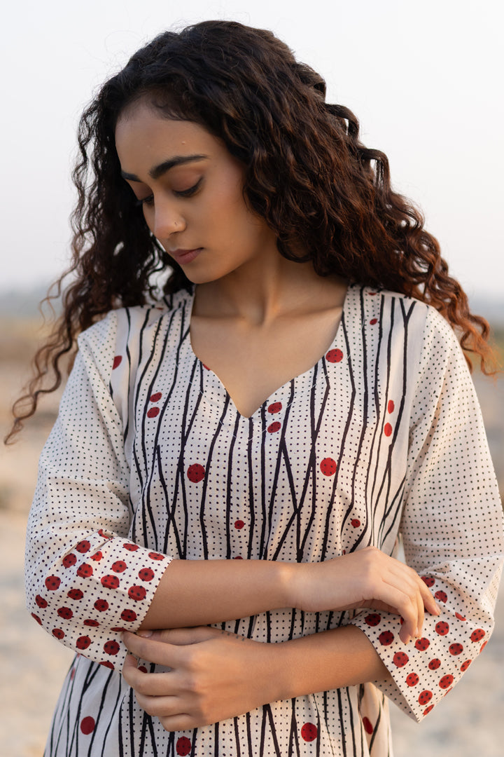 Bagh Dot & Circle Cotton Kurta with Leaf Neck – Tarang