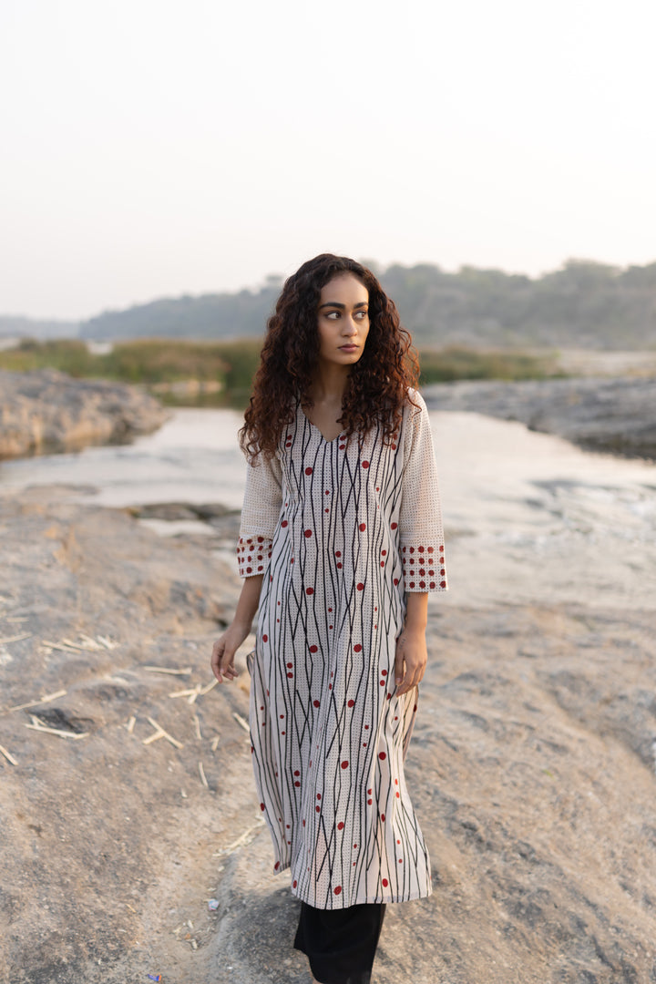 Bagh Dot & Circle Cotton Kurta with Leaf Neck – Tarang