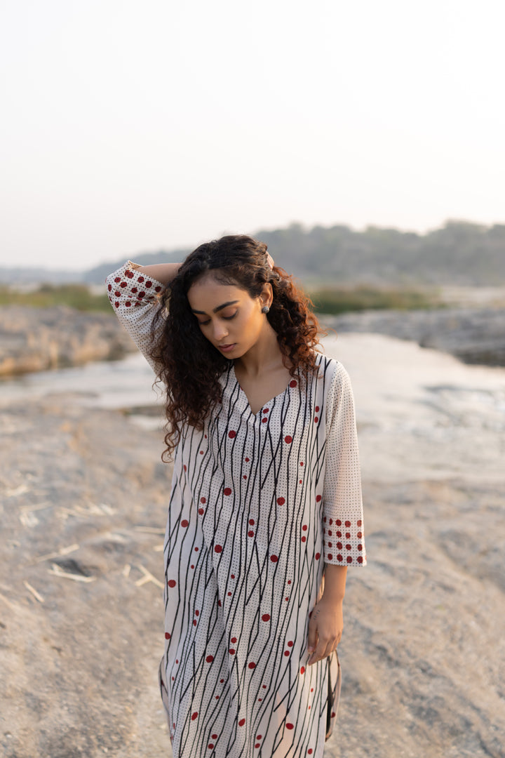 Bagh Dot & Circle Cotton Kurta with Leaf Neck – Tarang