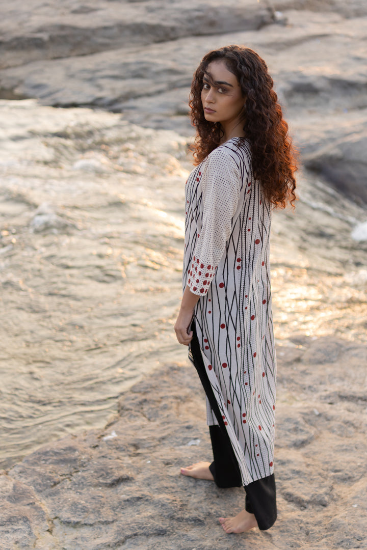 Bagh Dot & Circle Cotton Kurta with Leaf Neck – Tarang