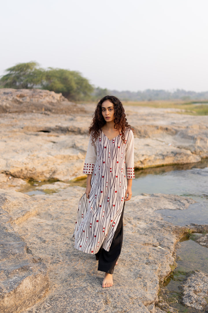 Bagh Dot & Circle Cotton Kurta with Leaf Neck – Tarang