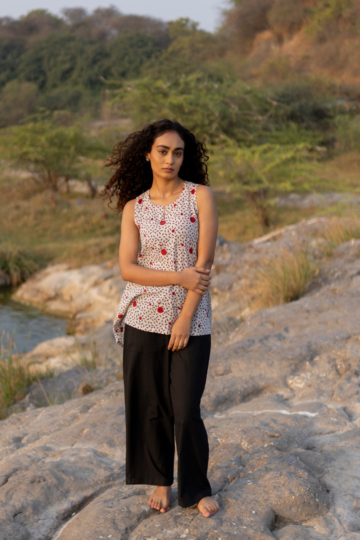 Off-White Bagh Circle Print Cotton Sleeveless Top – Tarang