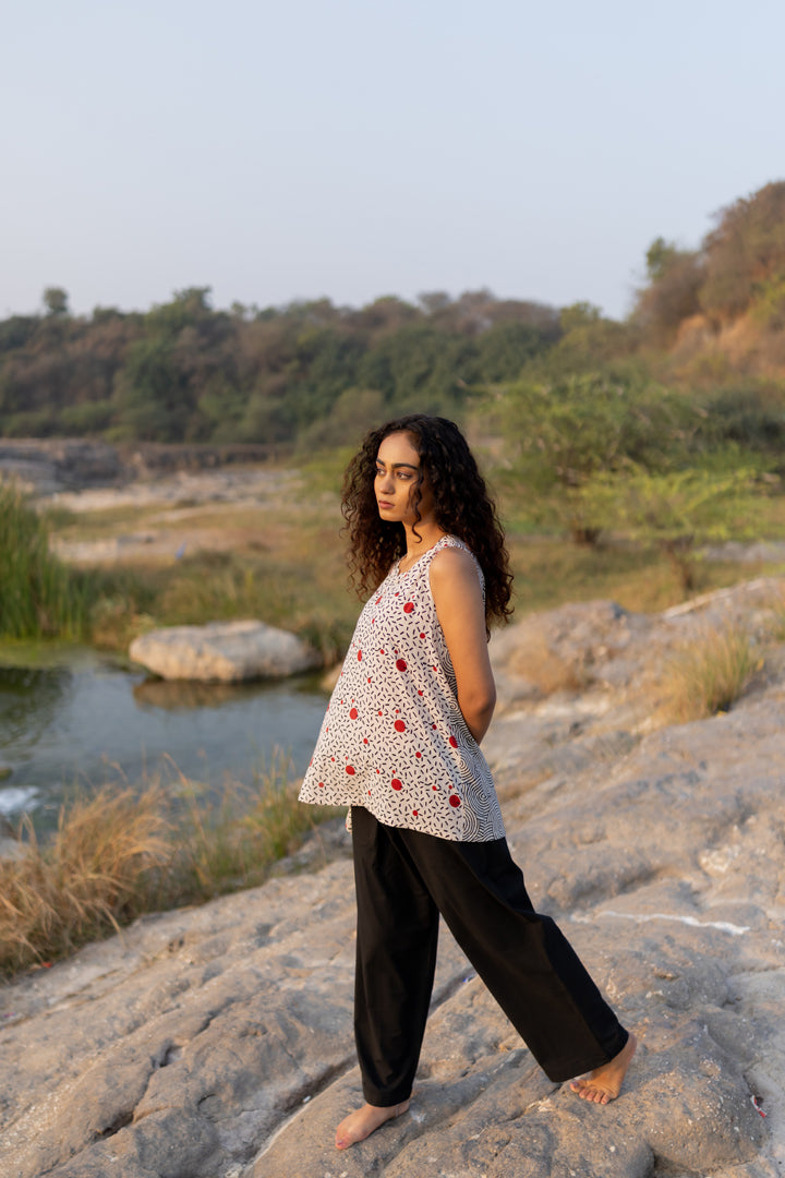 Off-White Bagh Circle Print Cotton Sleeveless Top – Tarang