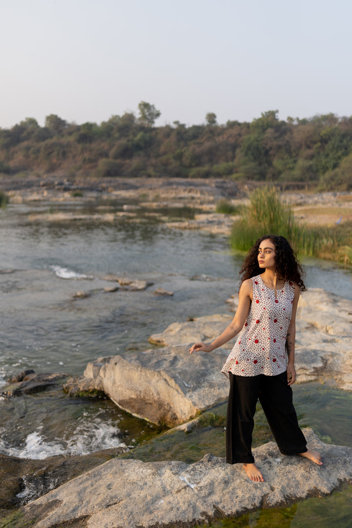 Off-White Bagh Circle Print Cotton Sleeveless Top – Tarang