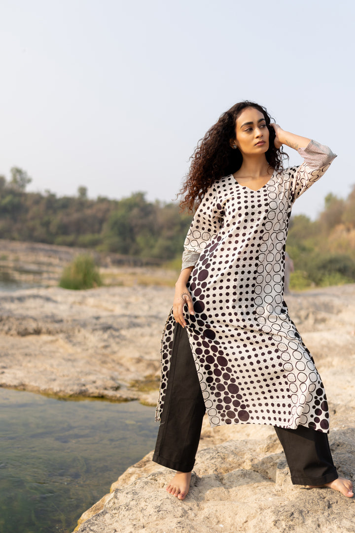 Black Bagh Circle Print Cotton Straight Kurta – Tarang