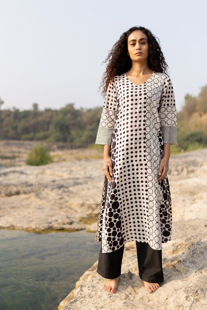 Black Bagh Circle Print Cotton Straight Kurta – Tarang