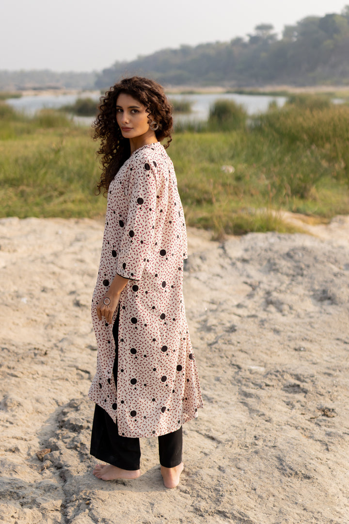 Off-White Bagh Hand Block Print Cotton V-Neck Kurta – Tarang