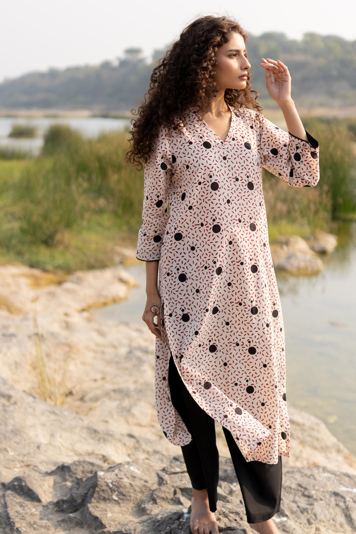 Off-White Bagh Hand Block Print Cotton V-Neck Kurta – Tarang