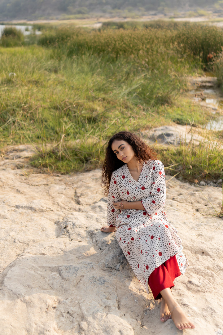 Off-White Bagh Print Cotton Kurta with Maroon Trim – Tarang