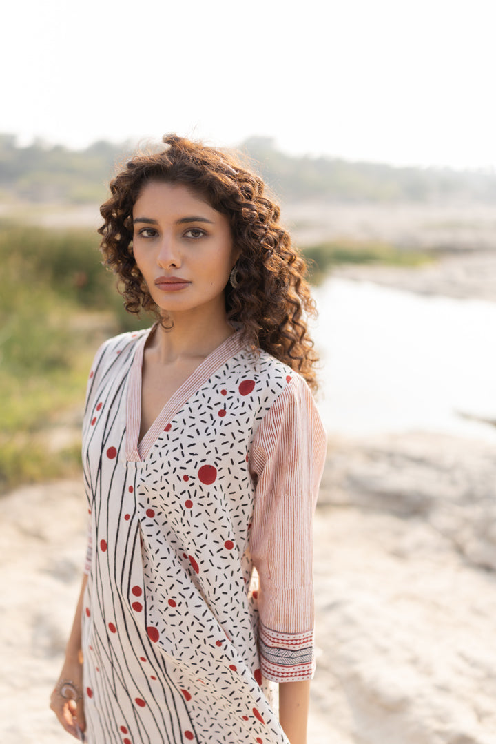 Off-White Bagh Half & Half Cotton V-Neck Kurta – Tarang