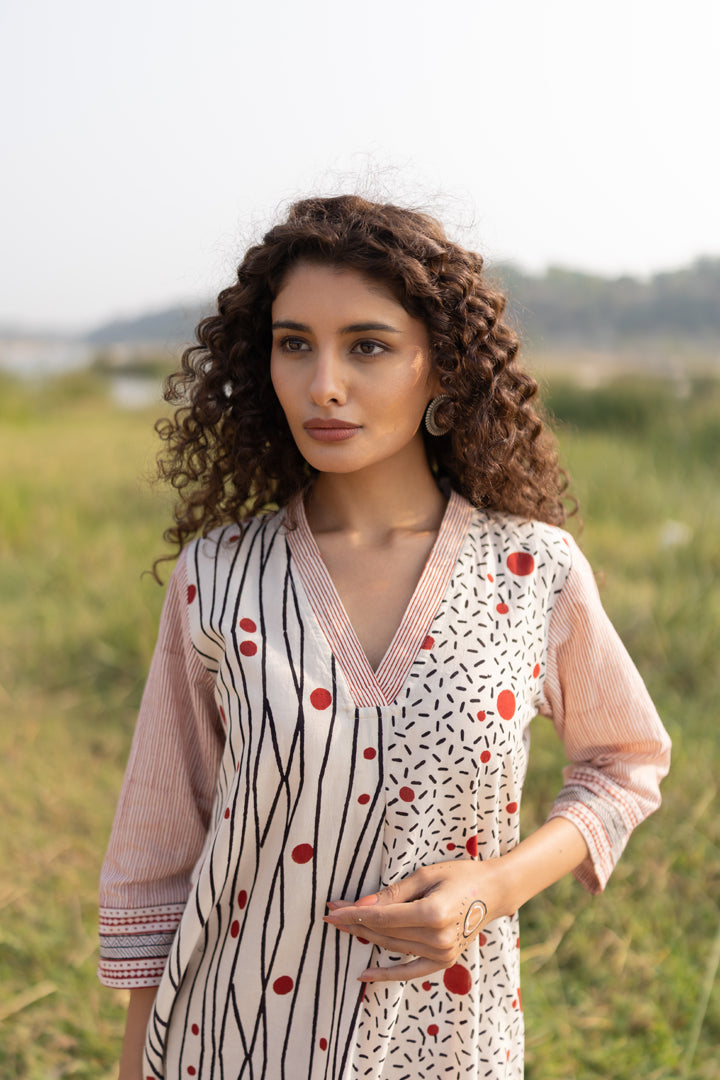 Off-White Bagh Half & Half Cotton V-Neck Kurta – Tarang