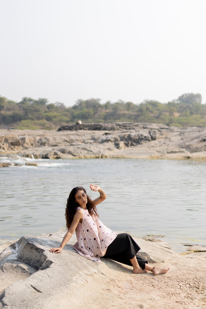Off-White & Black Bagh Cotton Sleeveless Top – Tarang
