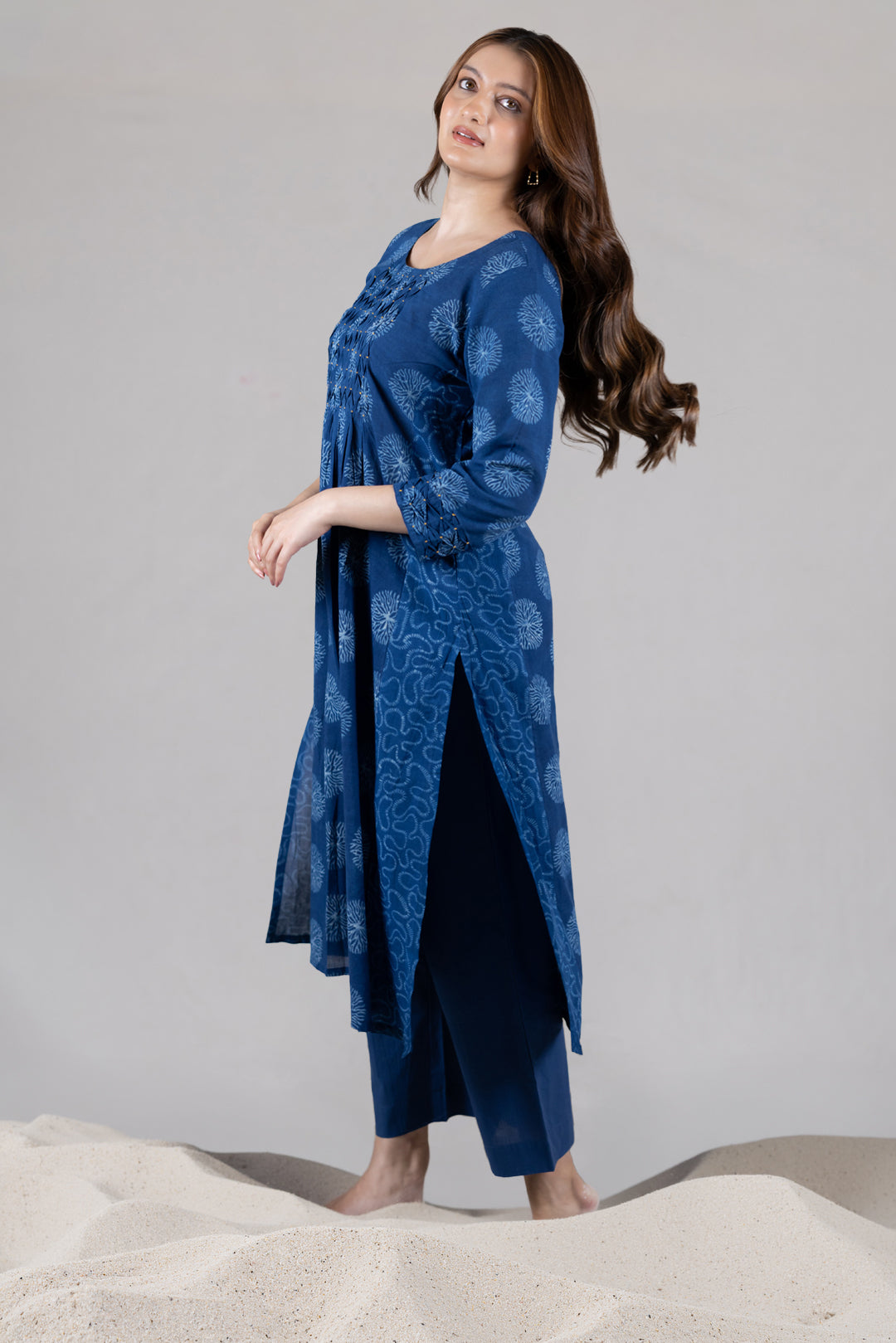 Dabu Round Neck Gathered Kurta in Indigo - Kai
