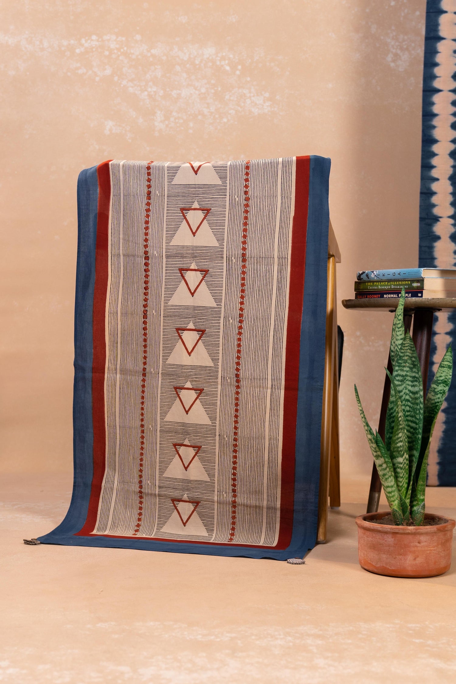 Aakaar Cream Ajarakh Cotton Stole | Ray-ethnic
