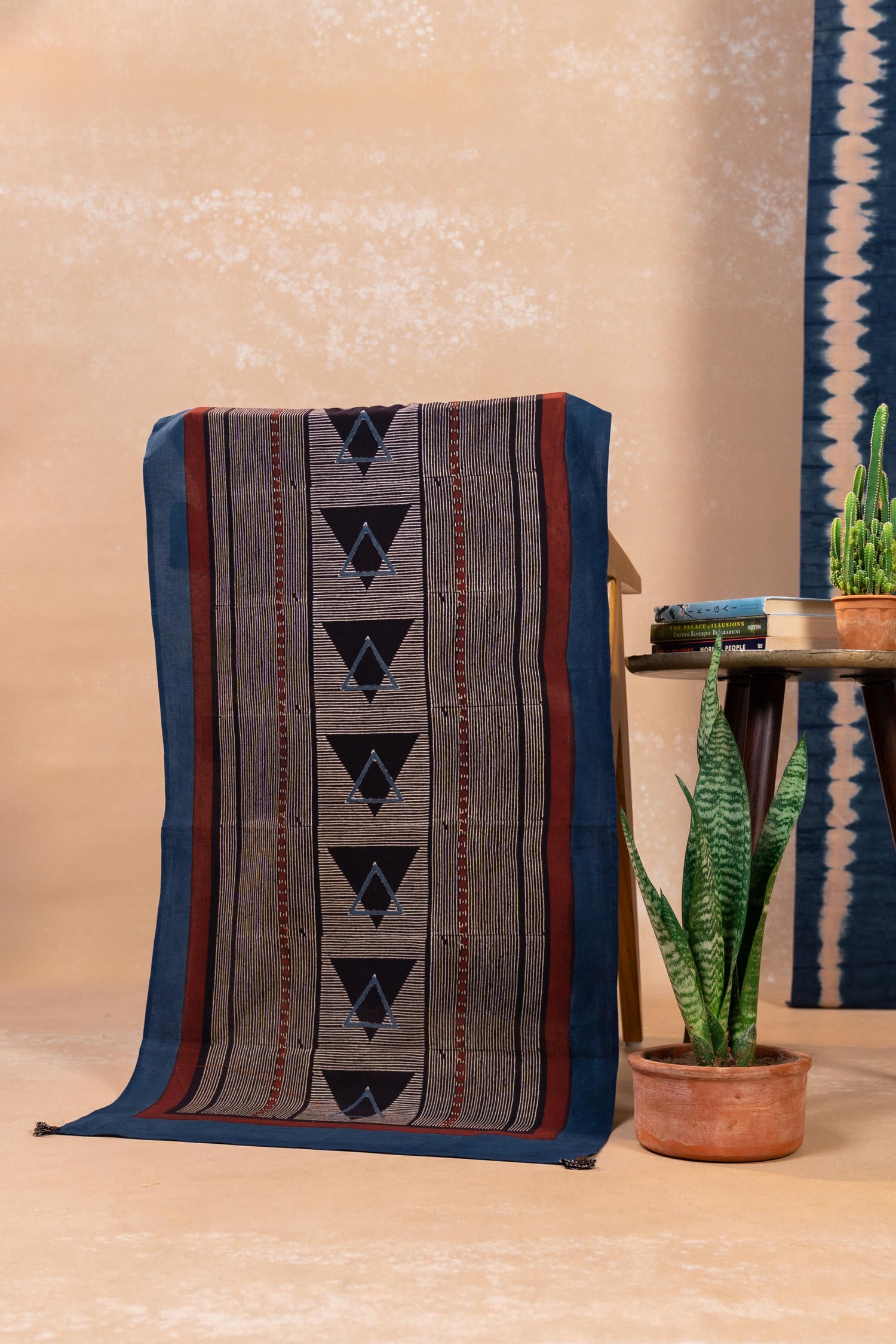 Aakaar Indigo Ajarakh Cotton Stole | Ray-ethnic