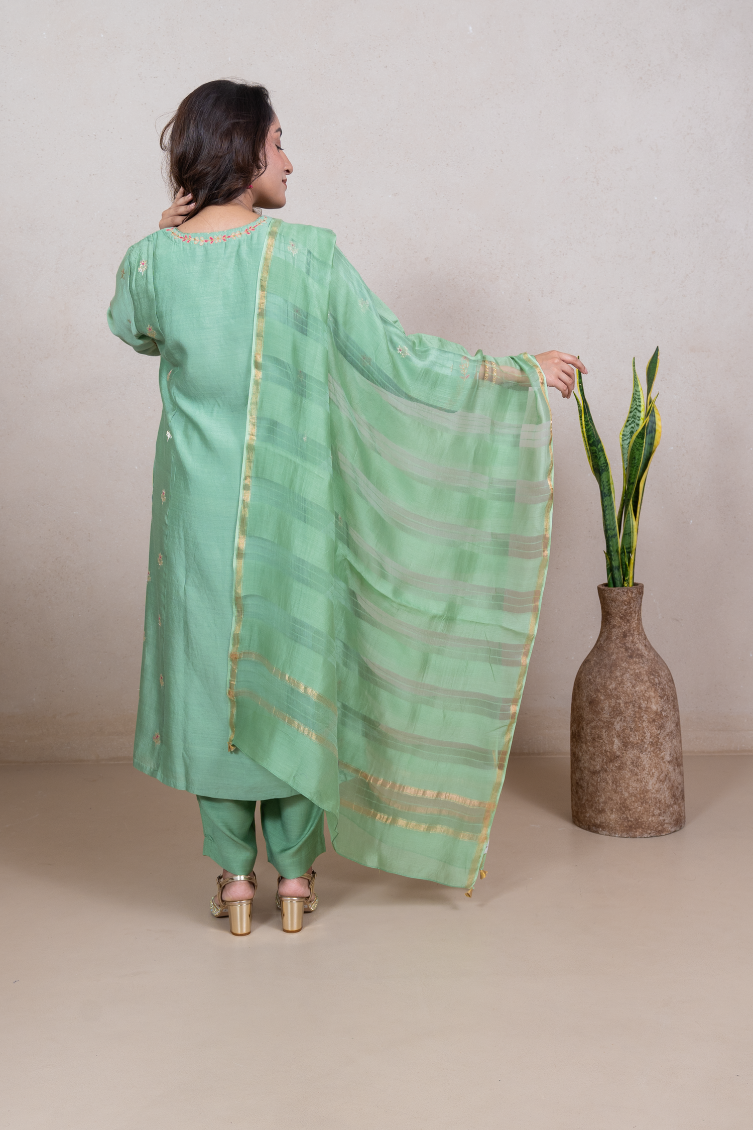 Raysham Green Ari Embroidery Silk Set of 3 |Ray-ethnic