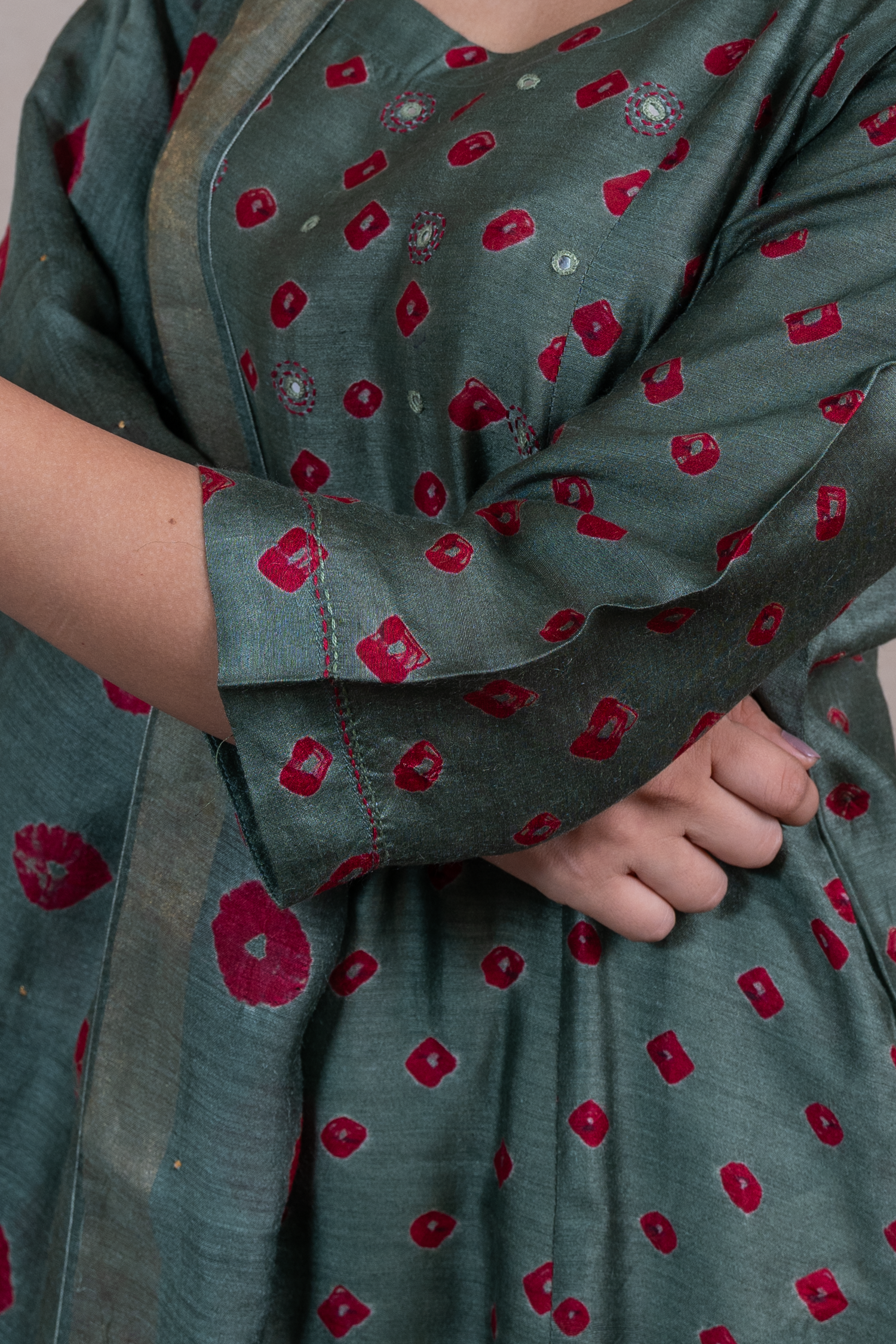 Raysham Green Bandhani Tusser Silk Set of 3 | Ray-ethnic