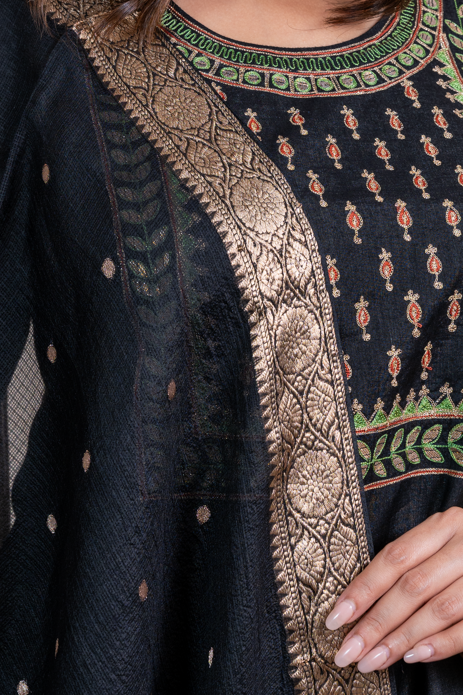 Raysham Black Machine Embroidered Cotton Silk Set of 3 | Ray-ethnic