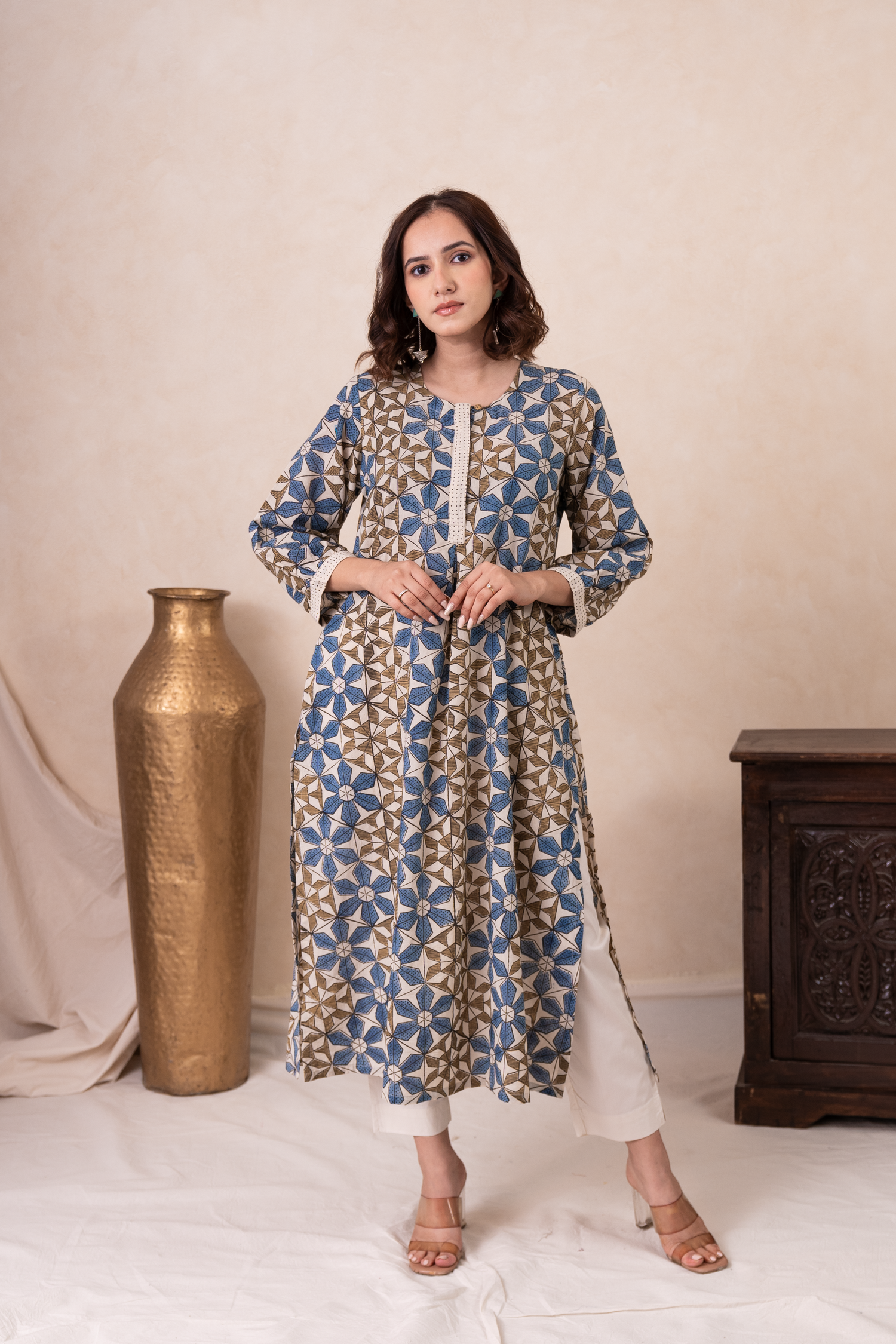 Aakruti Cream Ajarakh Cotton Kurta | Ray-ethnic