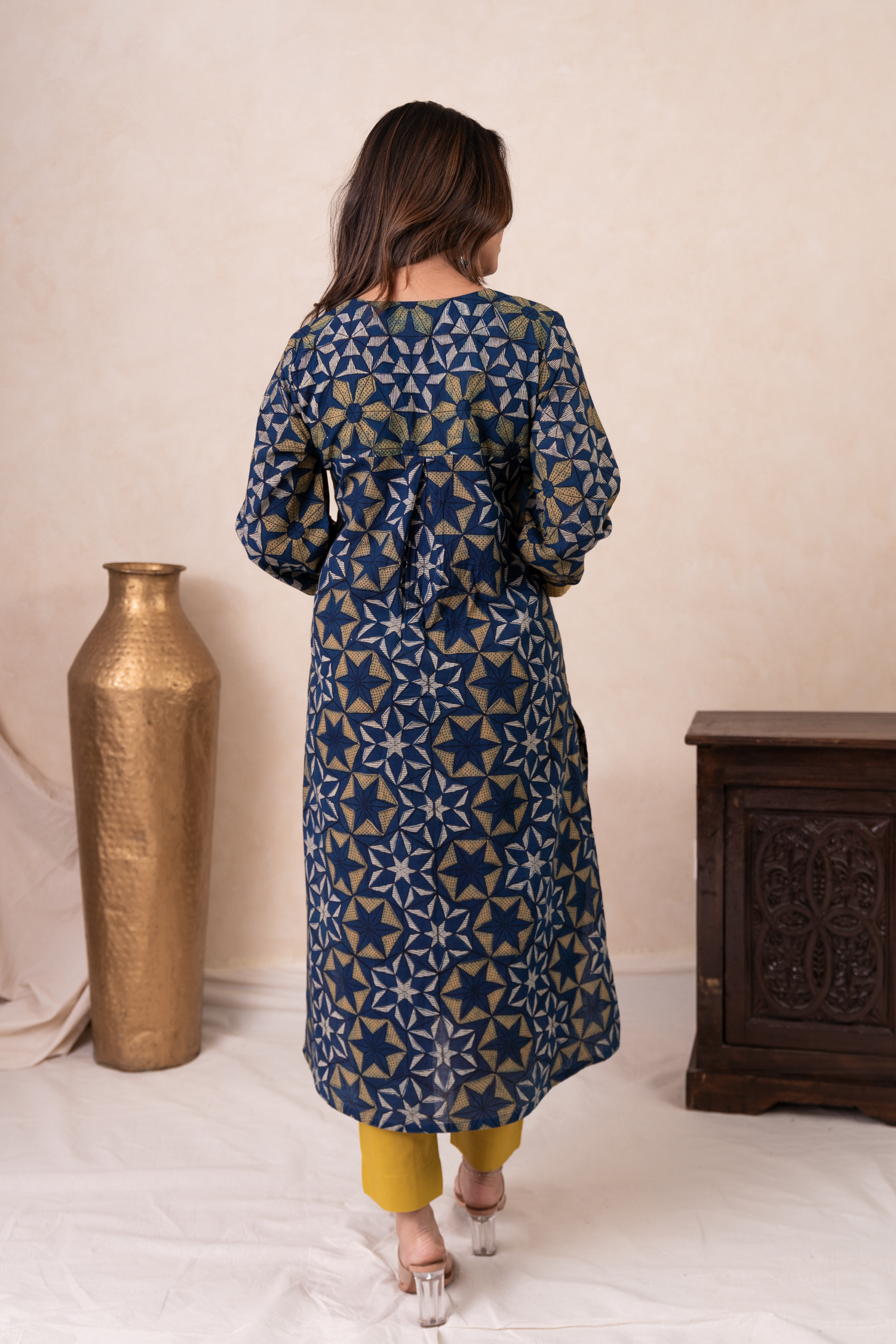 Aakruti Navy Blue Ajarakh Cotton Kurta | Ray-ethnic
