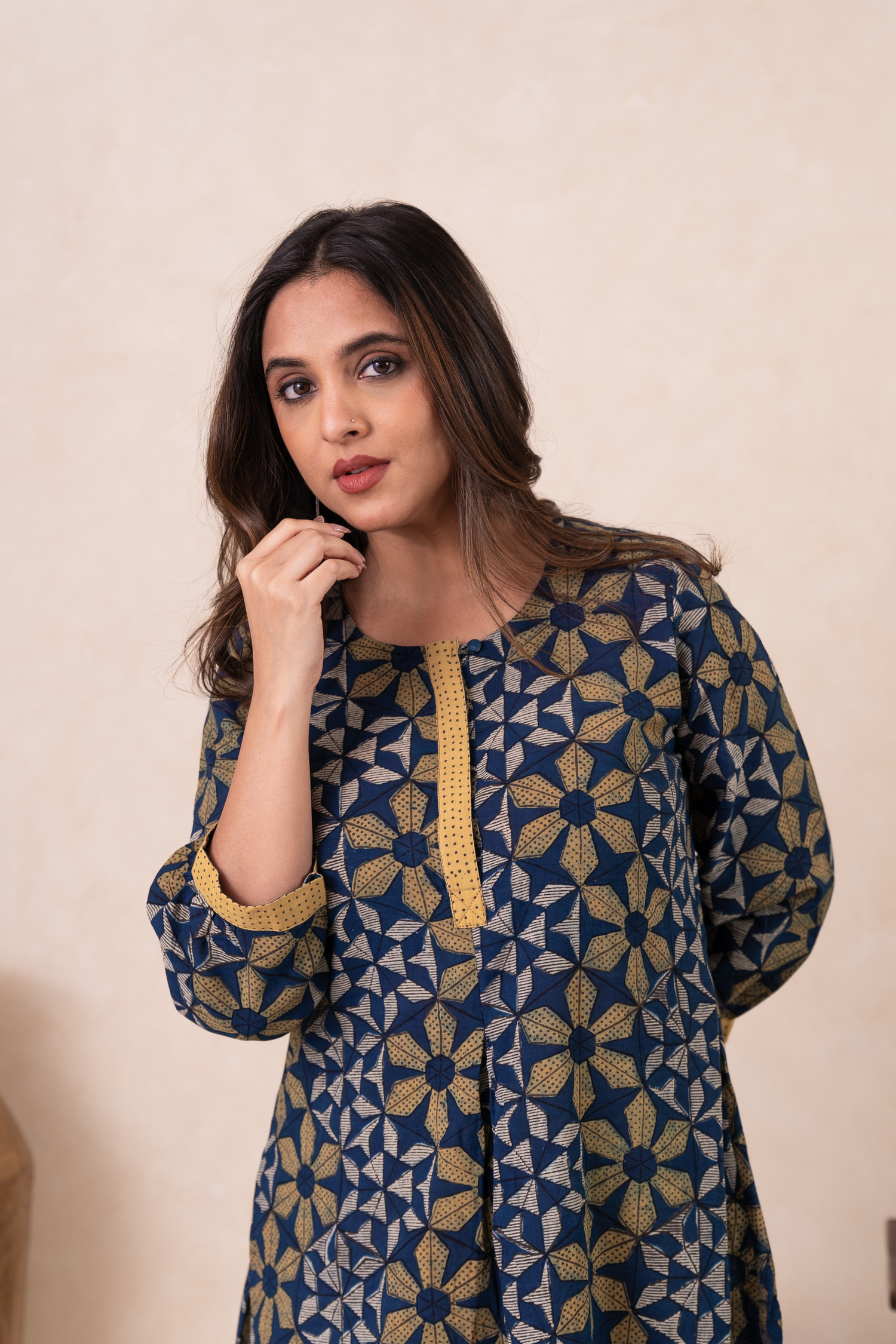 Aakruti Navy Blue Ajarakh Cotton Kurta | Ray-ethnic