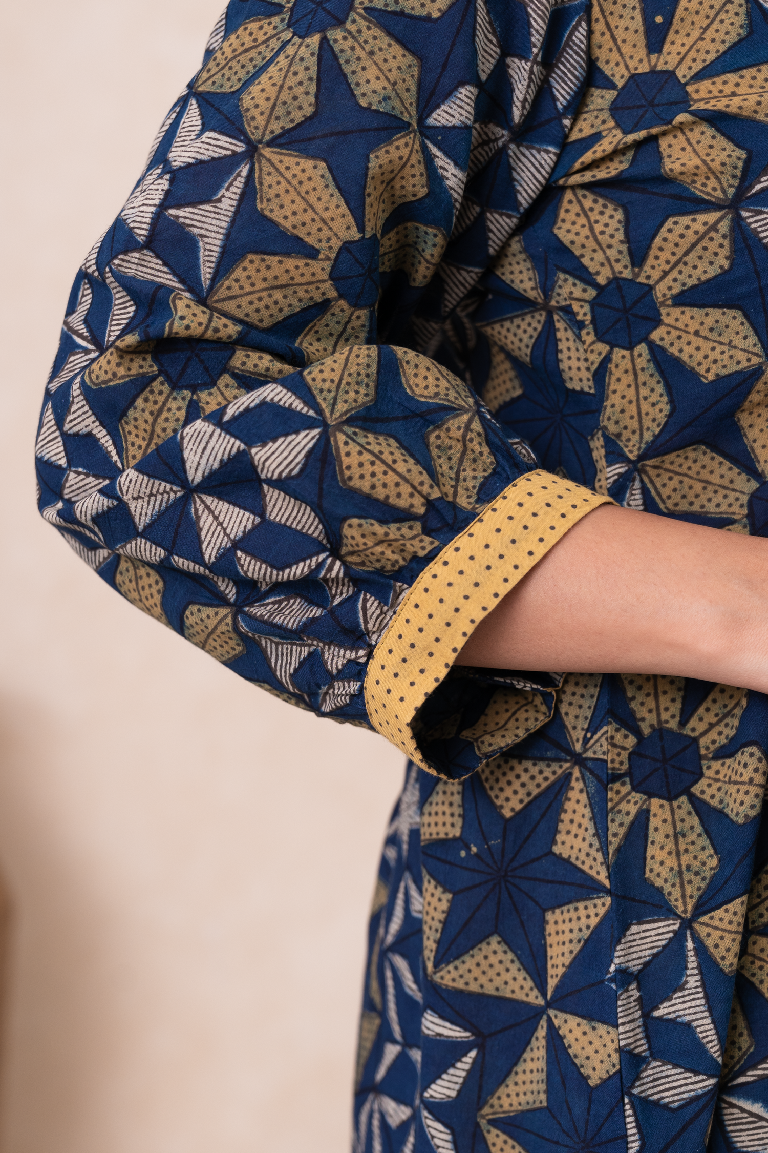 Aakruti Navy Blue Ajarakh Cotton Kurta | Ray-ethnic