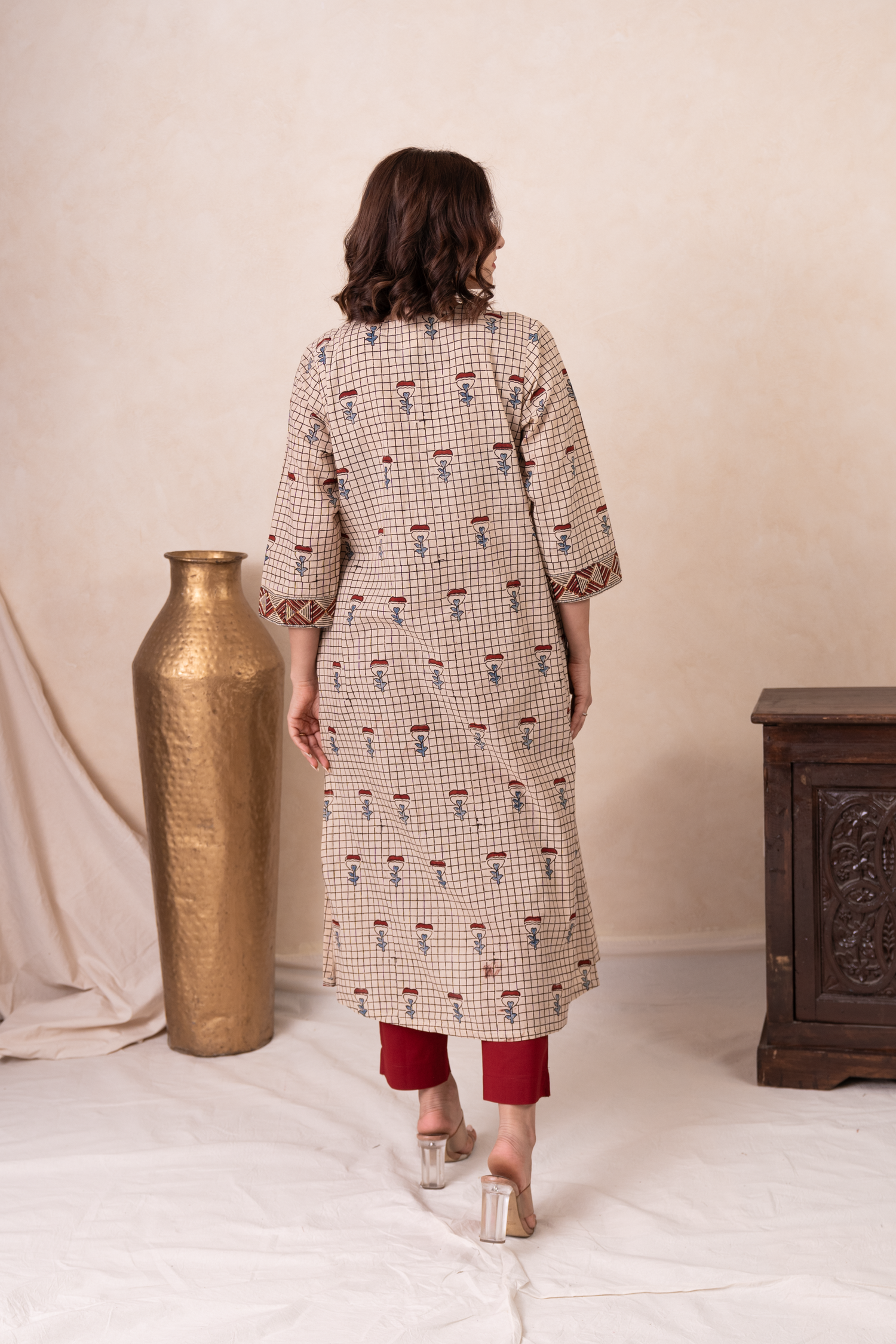 Aakruti Cream Ajarakh Cotton Kurta | Ray-ethnic