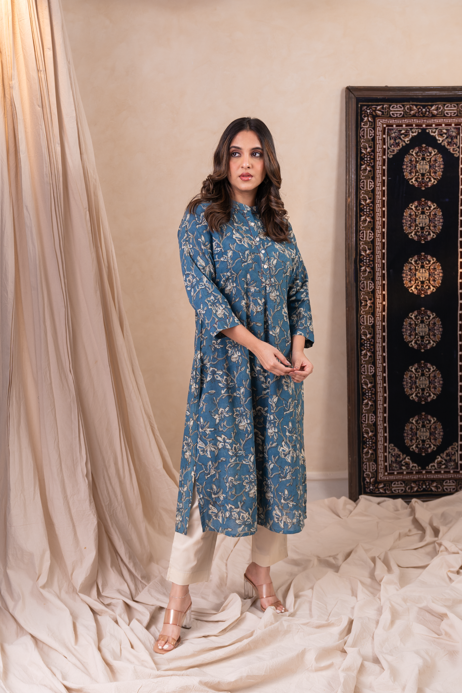 Aakruti Indigo Dabu Cotton Kurta | Ray-ethnic