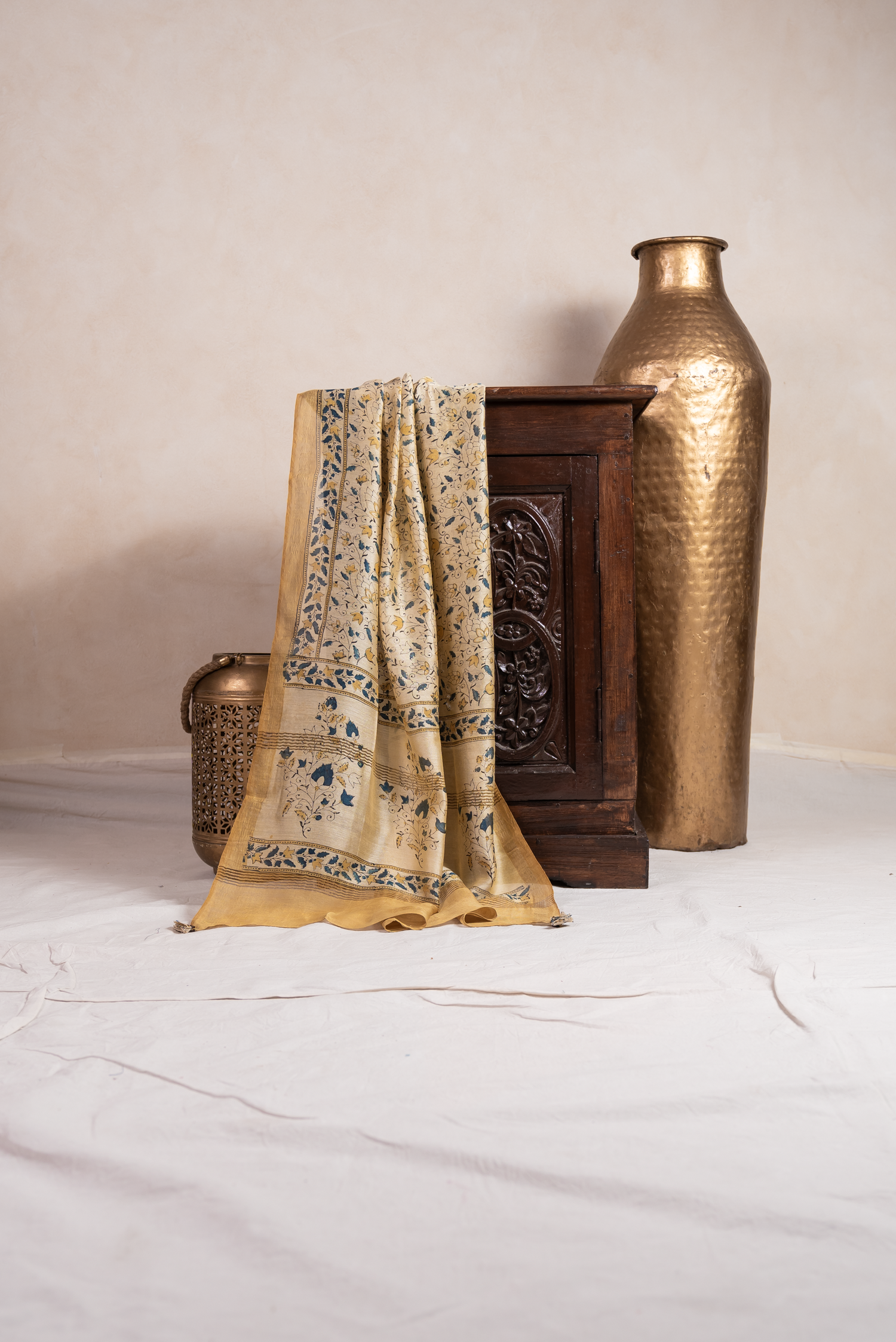 Aakruti Cream Ajarakh Silk Stole | Ray-ethnic