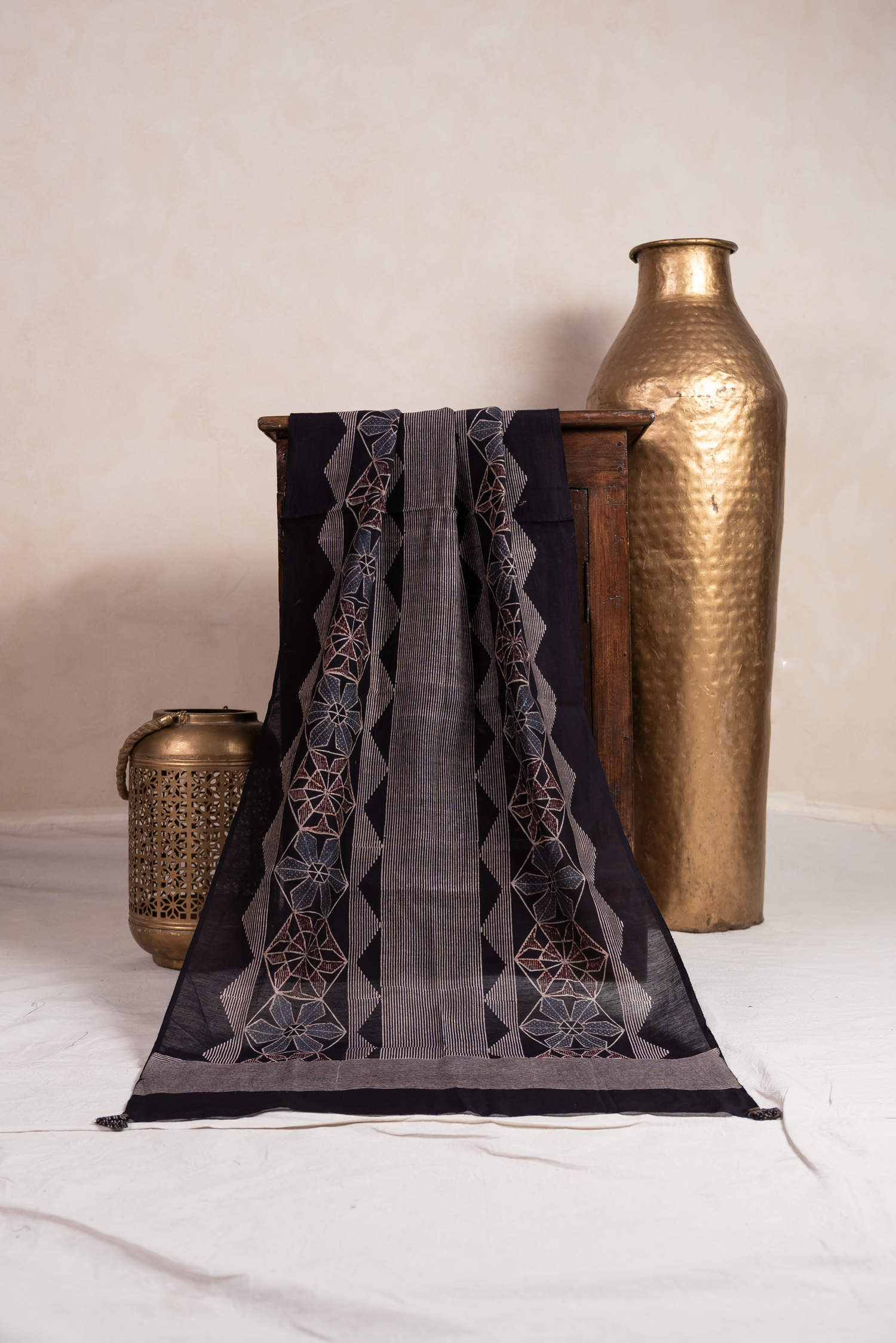Aakruti Black Ajarakh Chanderi Stole | Ray-ethnic