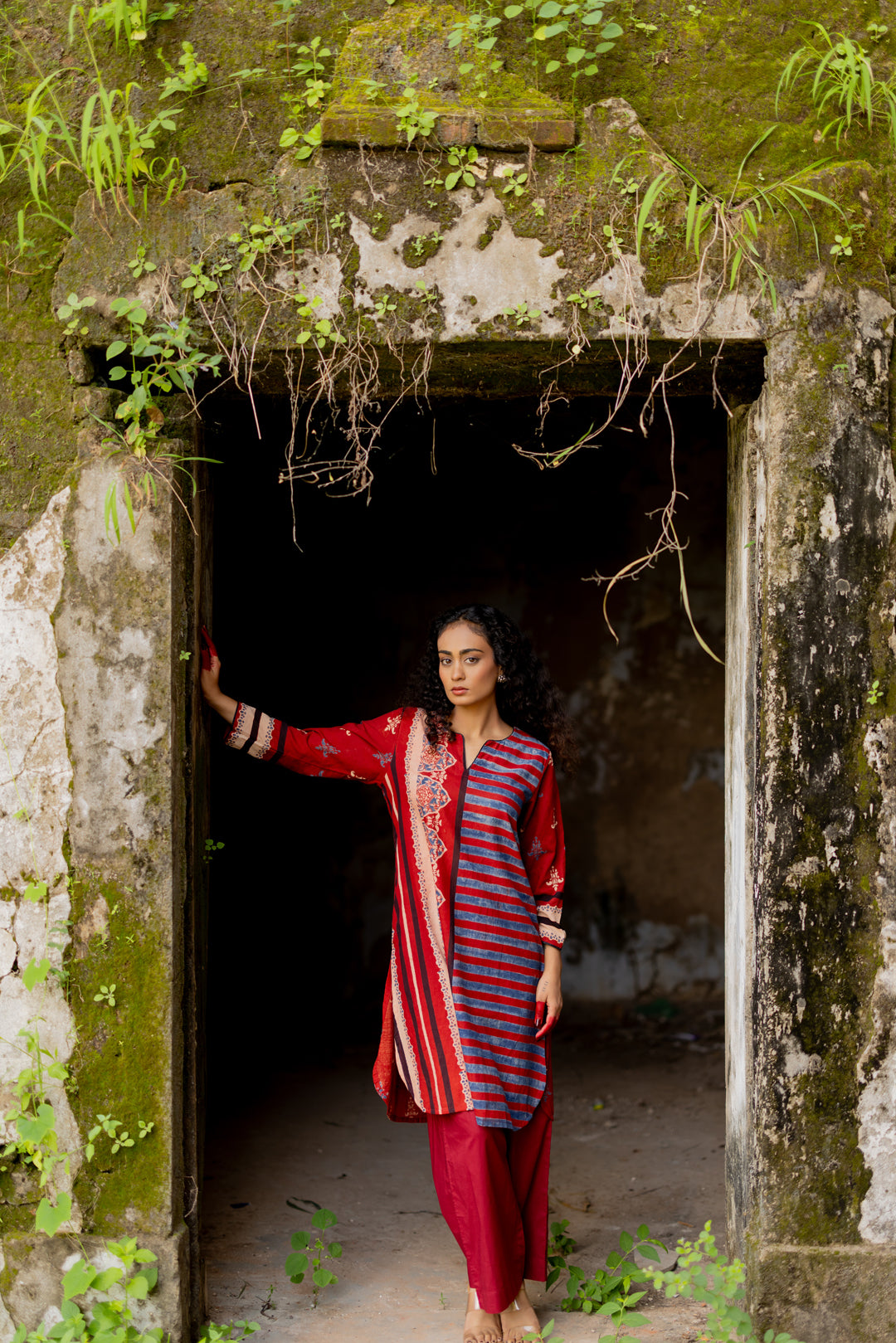 Women's Ajrakh Round Neck Maroon Kurta - Mehrab