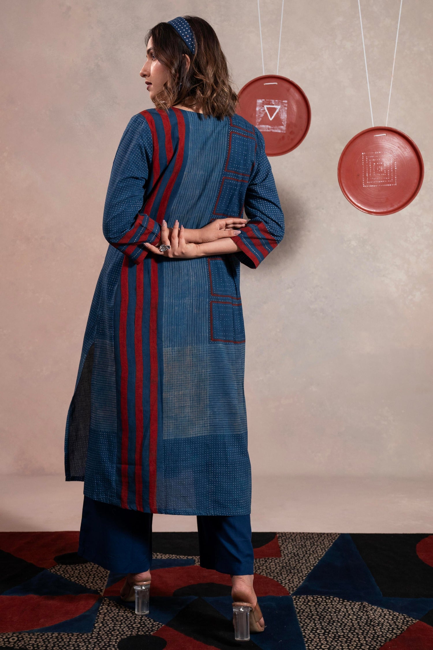 Aakaar Indigo Ajarakh Cotton Kurta | Ray-ethnic