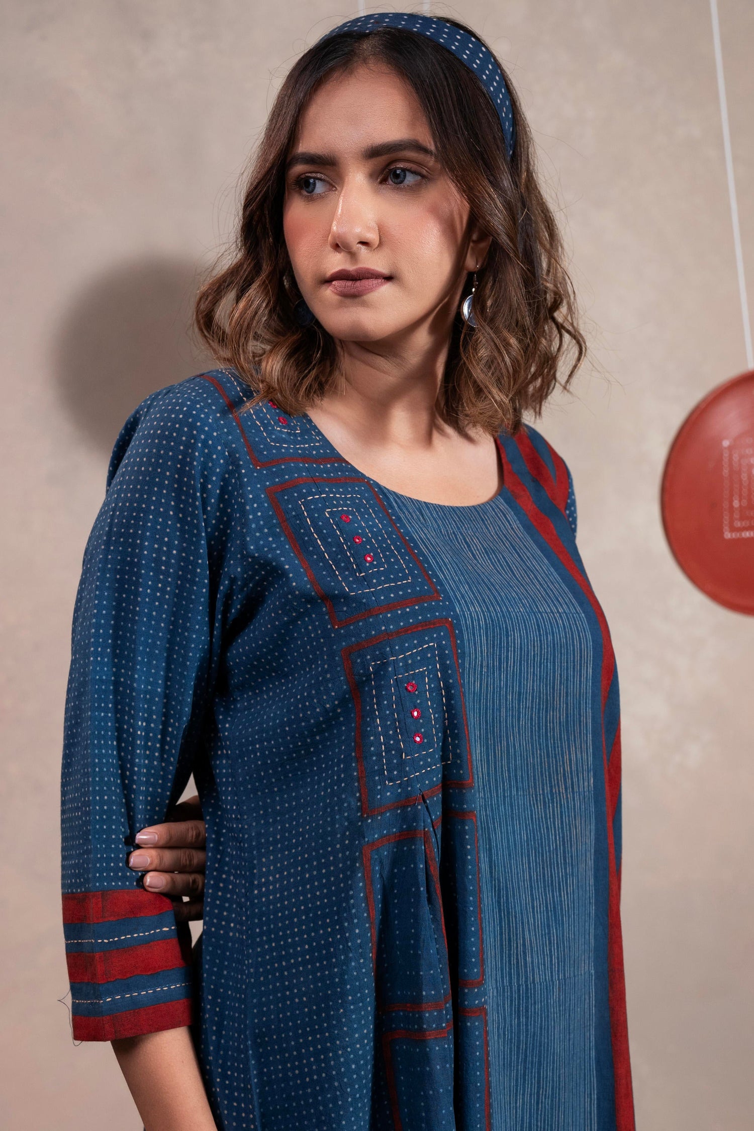 Aakaar Indigo Ajarakh Cotton Kurta | Ray-ethnic