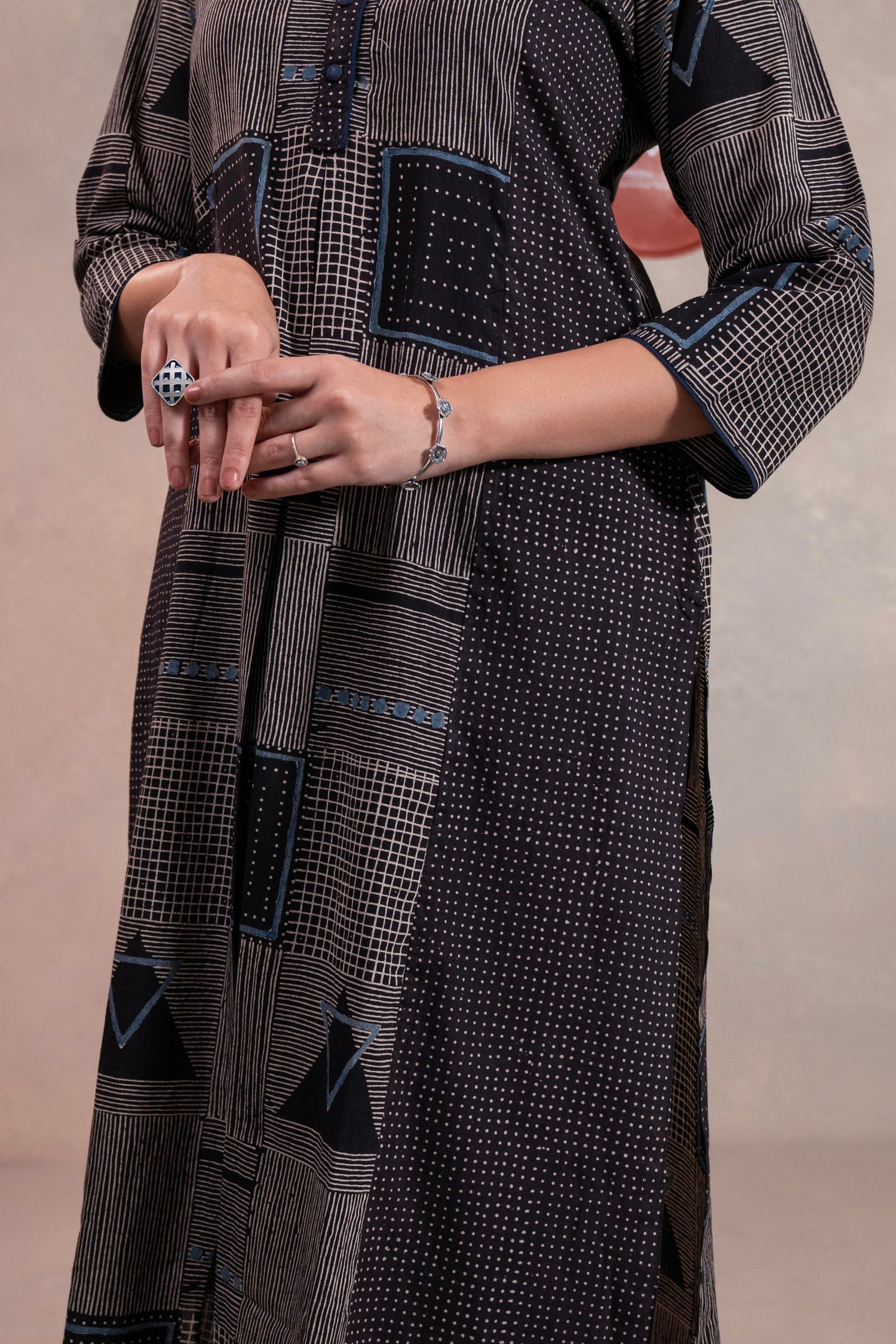 Aakaar Blue Ajarakh Cotton Kurta | Ray-ethnic