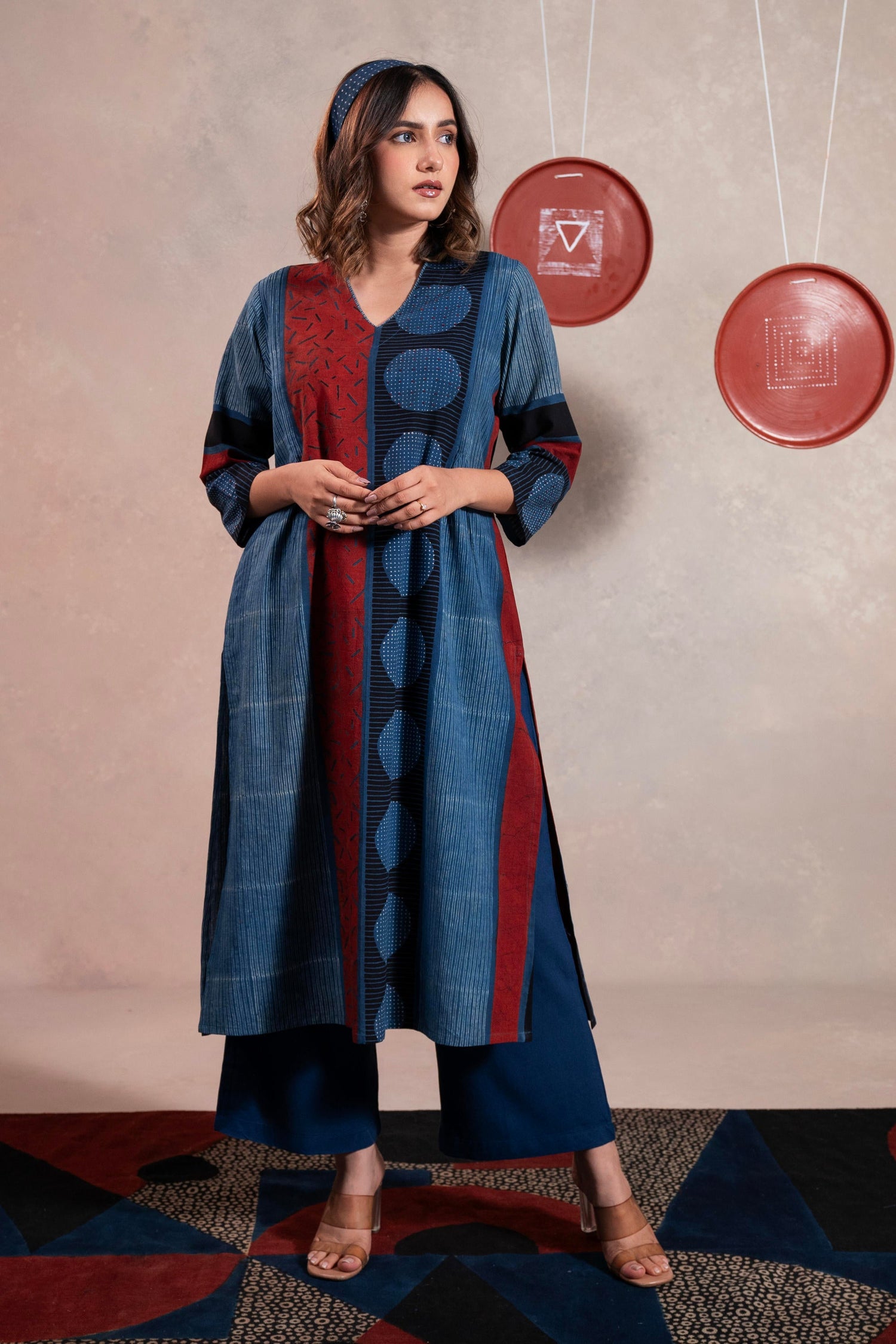 Aakaar Indigo Ajarakh Cotton Kurta | Ray-ethnic