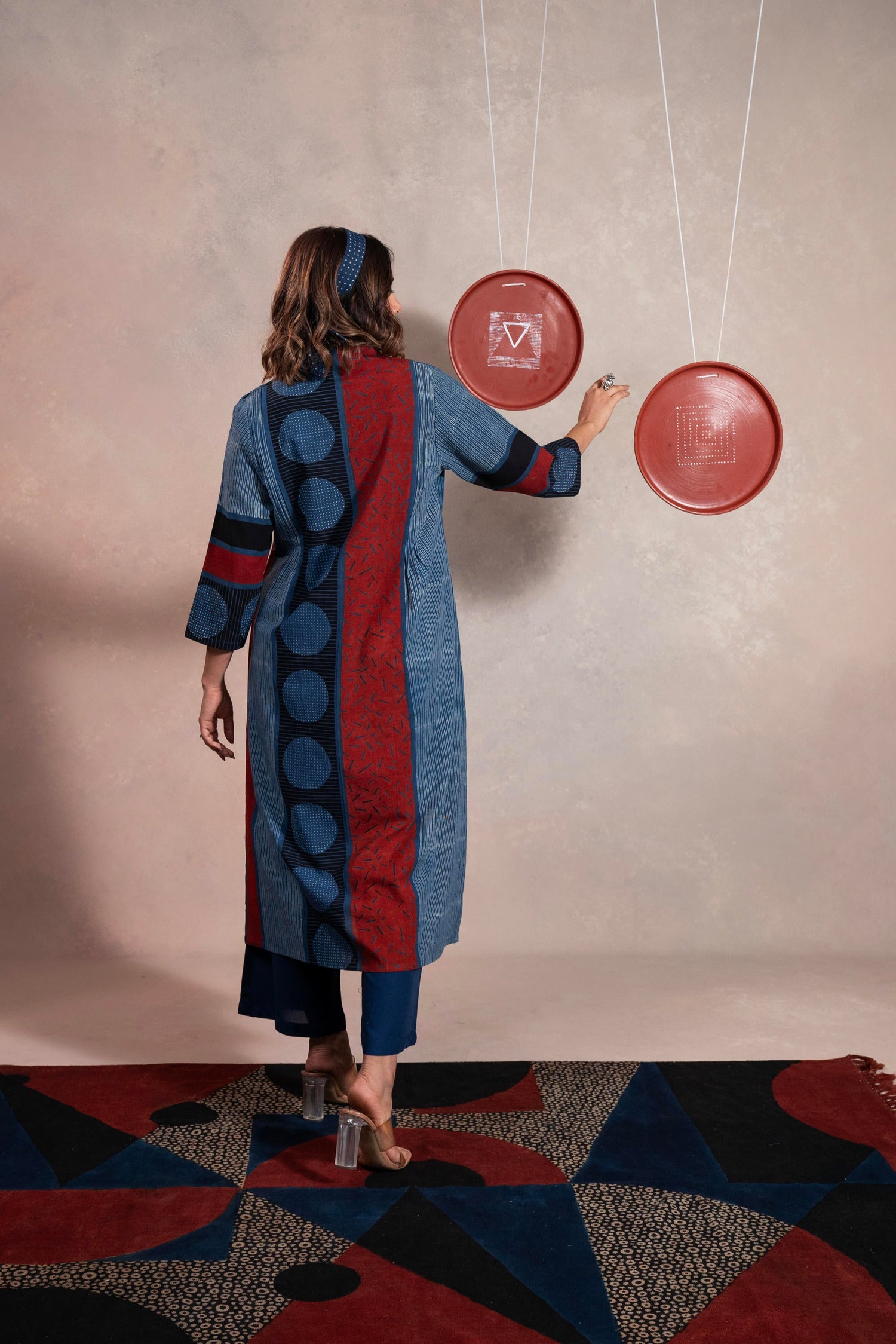 Aakaar Indigo Ajarakh Cotton Kurta | Ray-ethnic