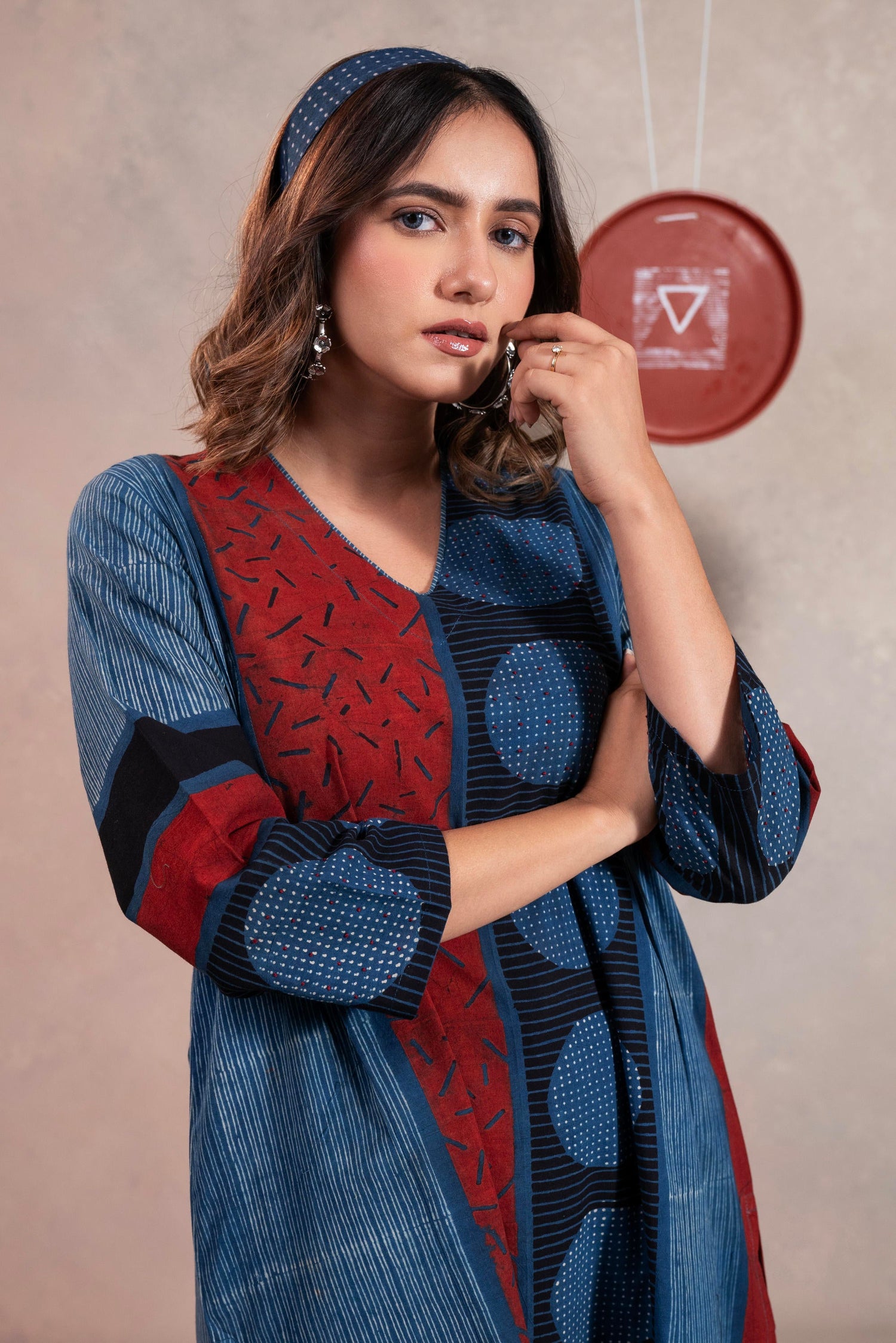 Aakaar Indigo Ajarakh Cotton Kurta | Ray-ethnic