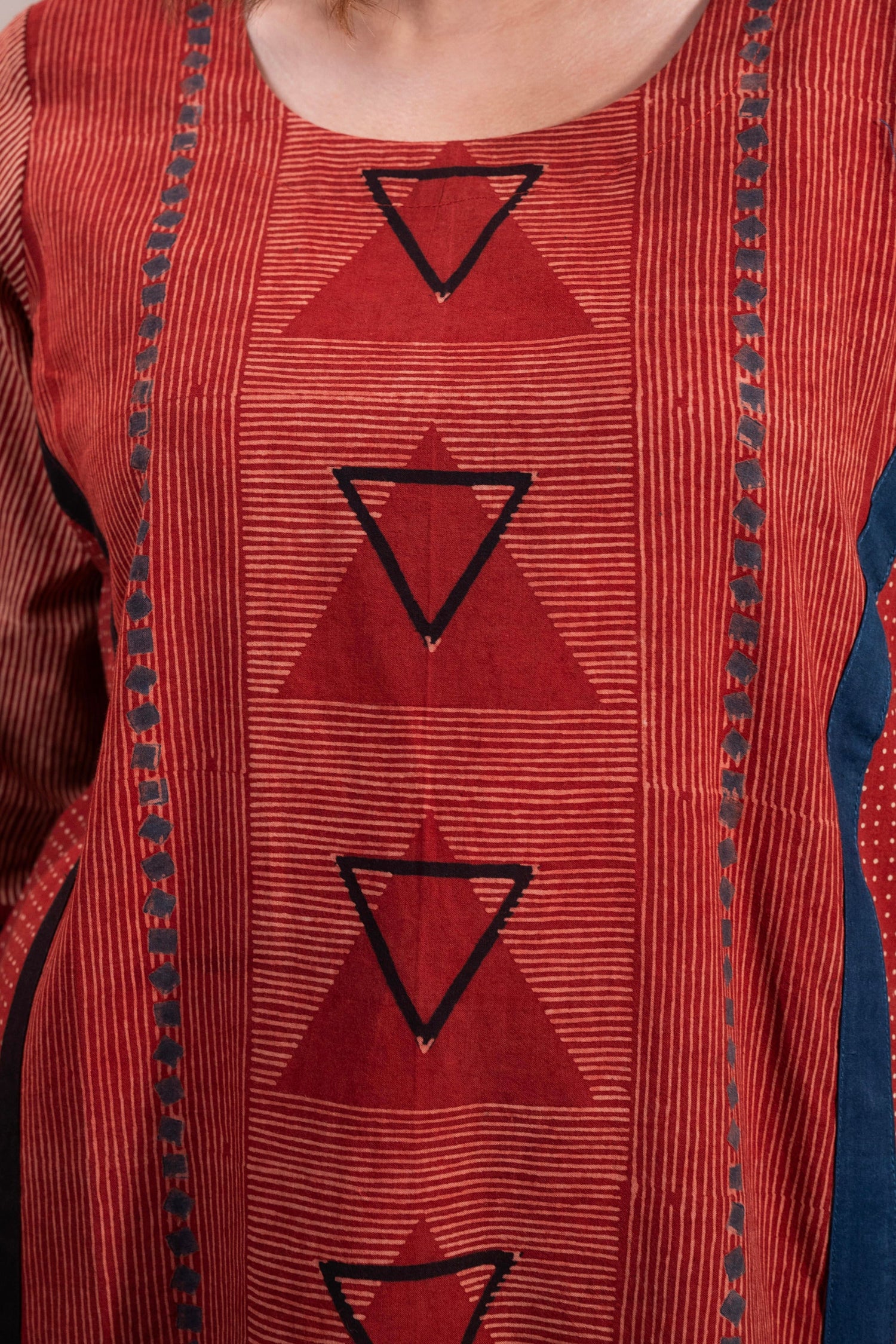 Aakaar Rust Ajarakh Cotton Kurta | Ray-ethnic