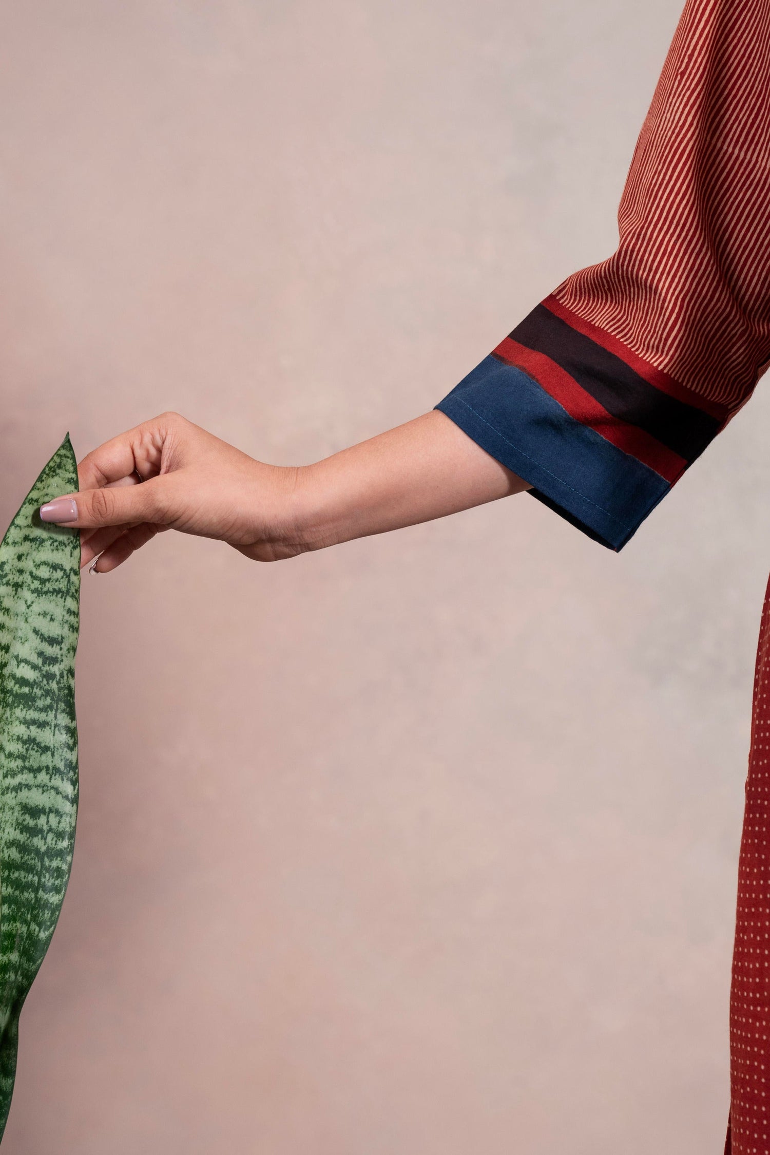 Aakaar Rust Ajarakh Cotton Kurta | Ray-ethnic